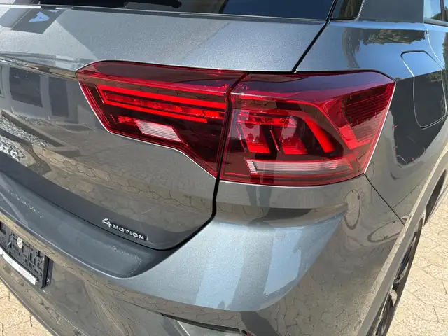 Volkswagen T-Roc view 7