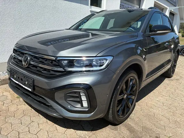 Volkswagen T-Roc view 2