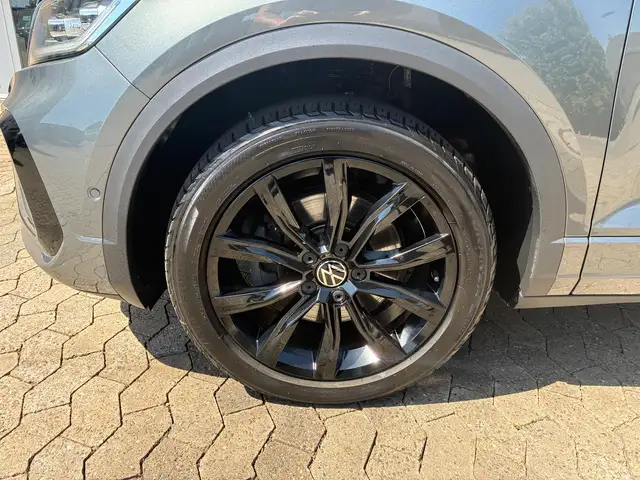 Volkswagen T-Roc view 4