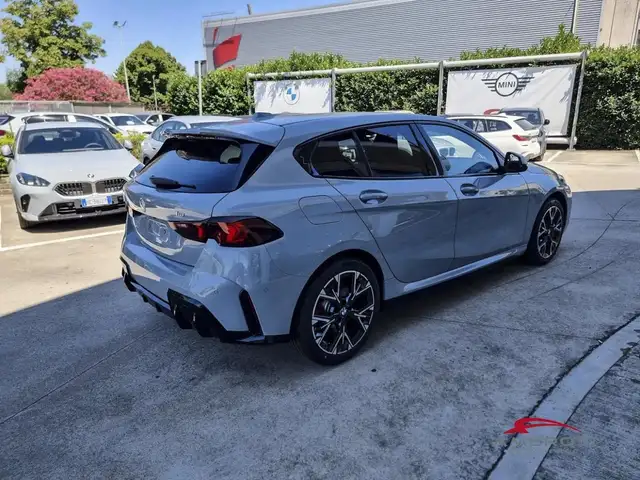 BMW 1 Series view 3
