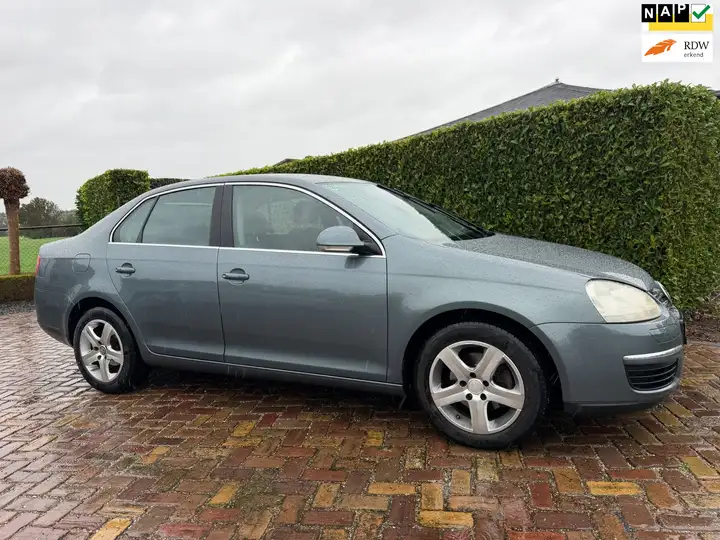 Volkswagen Jetta 2.0 FSI Comfortline Airco & Trekhaak & Nieuwe APK