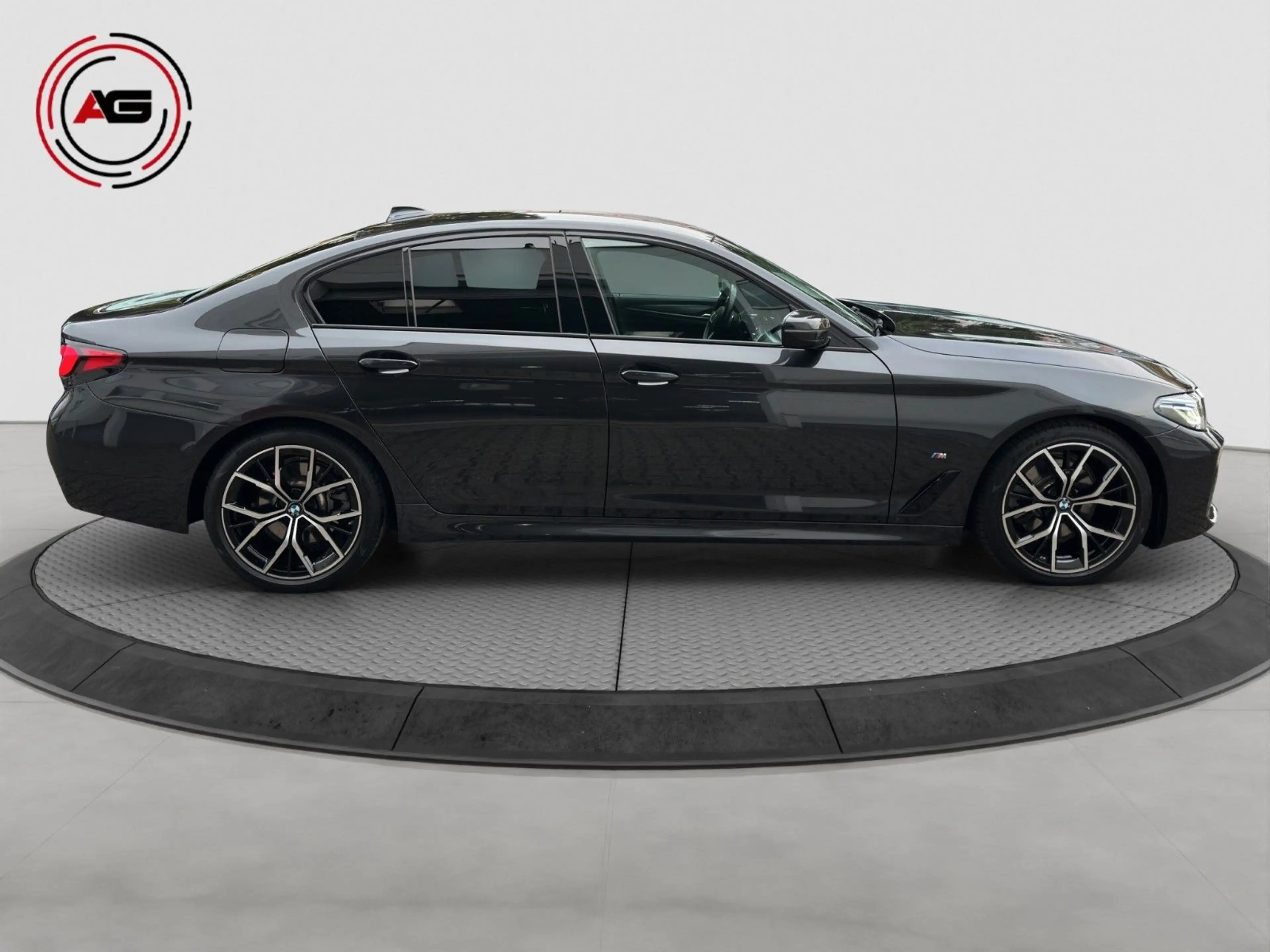 BMW 520 d M-SPORT LC.PRO LASER CARPLAY HUD KAMERA 19" — photo 4