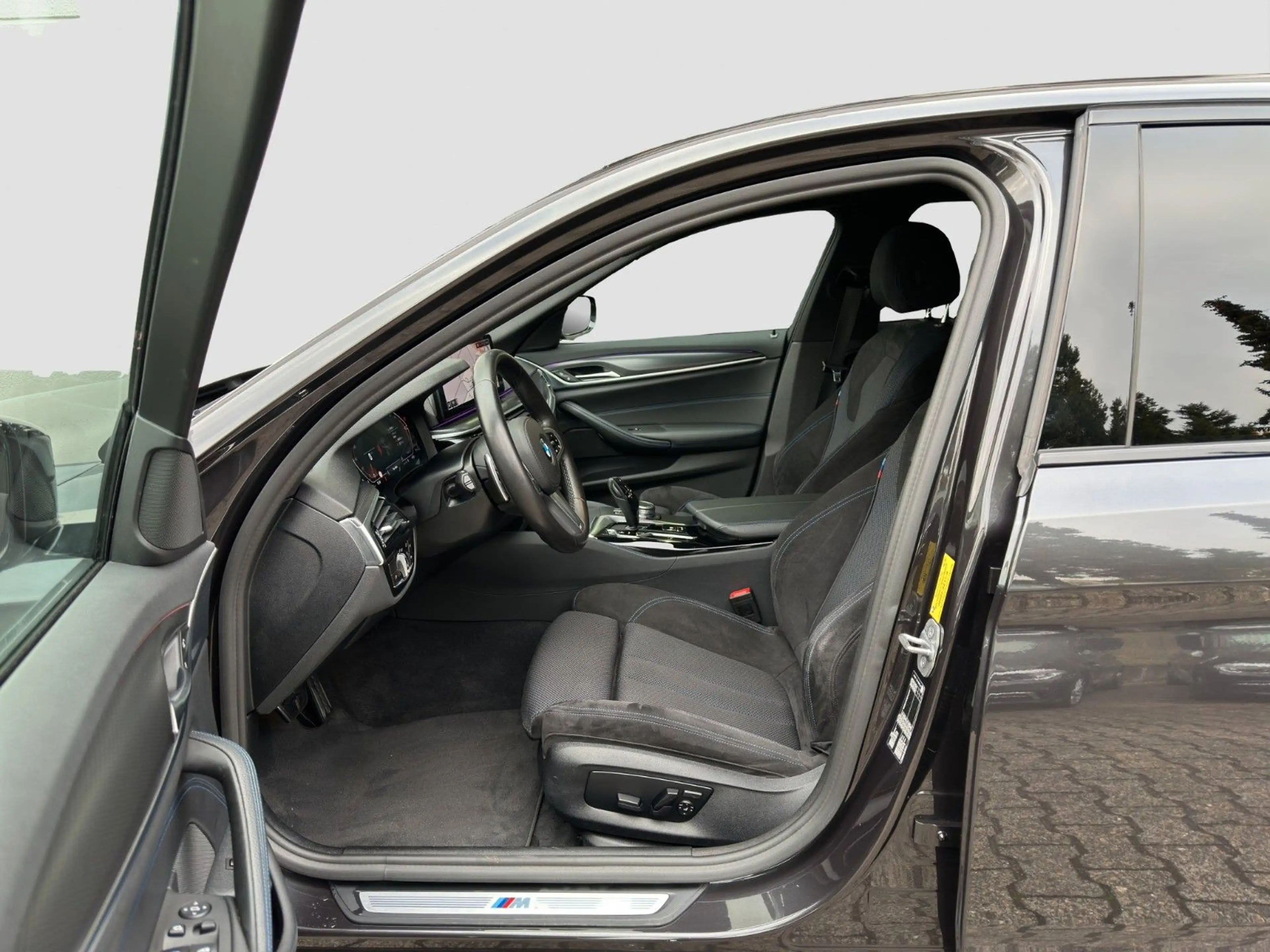 BMW 520 d M-SPORT LC.PRO LASER CARPLAY HUD KAMERA 19" — photo 11
