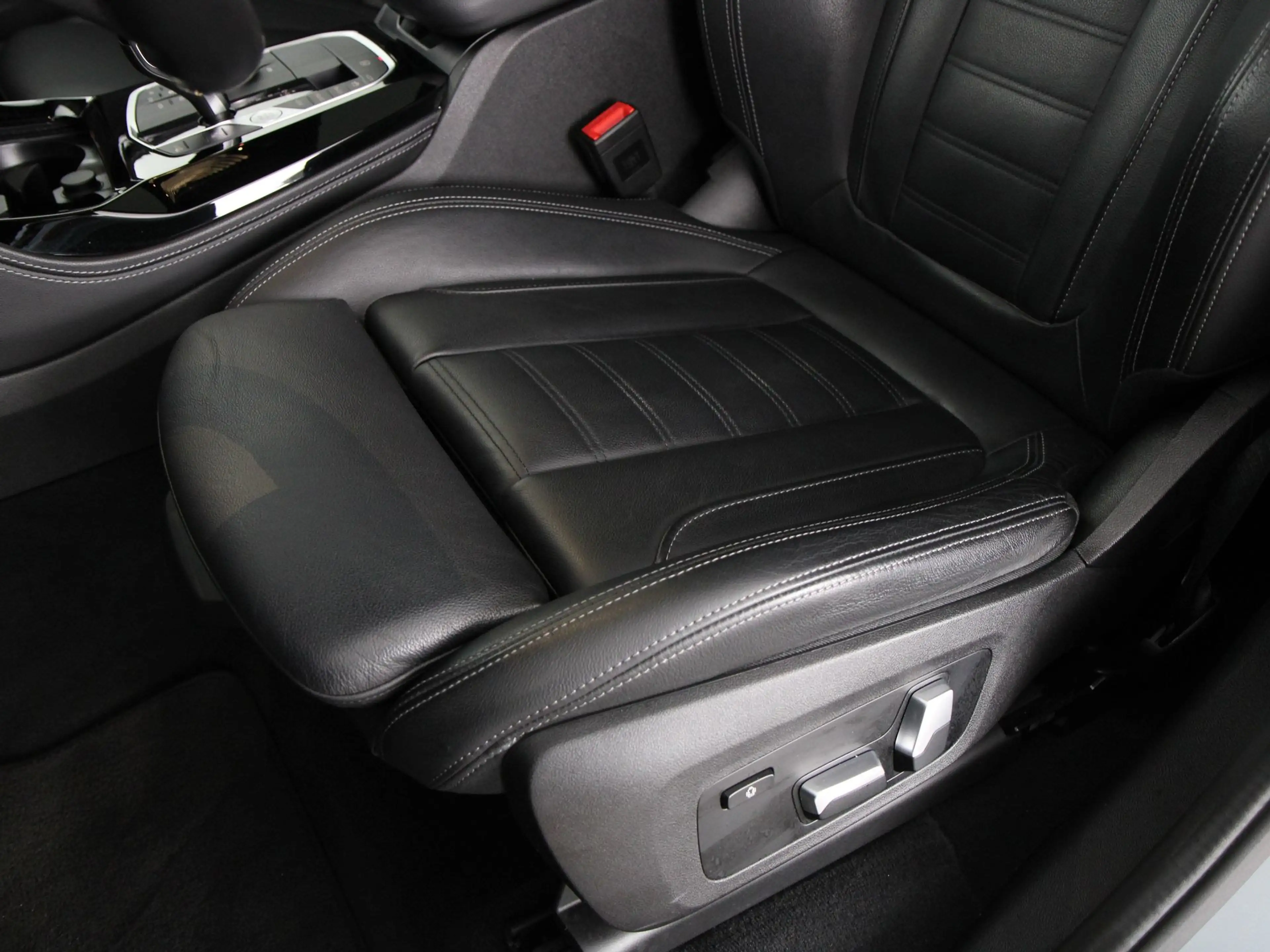 BMW X4 xDrive20i M Sport Business Edition Plus — photo 14