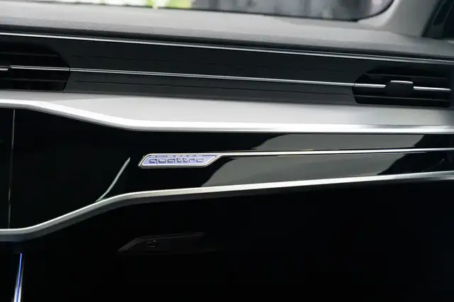 Audi A6 view 23