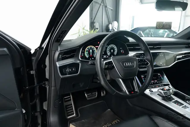 Audi A6 view 9