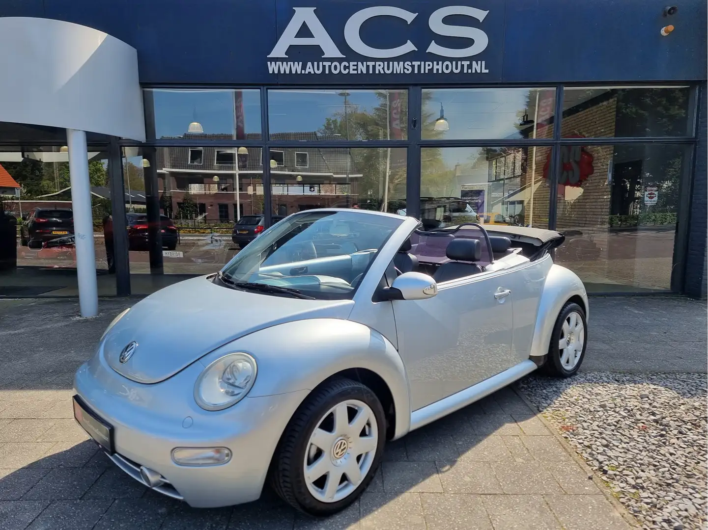 Volkswagen New Beetle Cabriolet 1.8-5V Turbo Highline 150 PK | Top onder Gris - 2