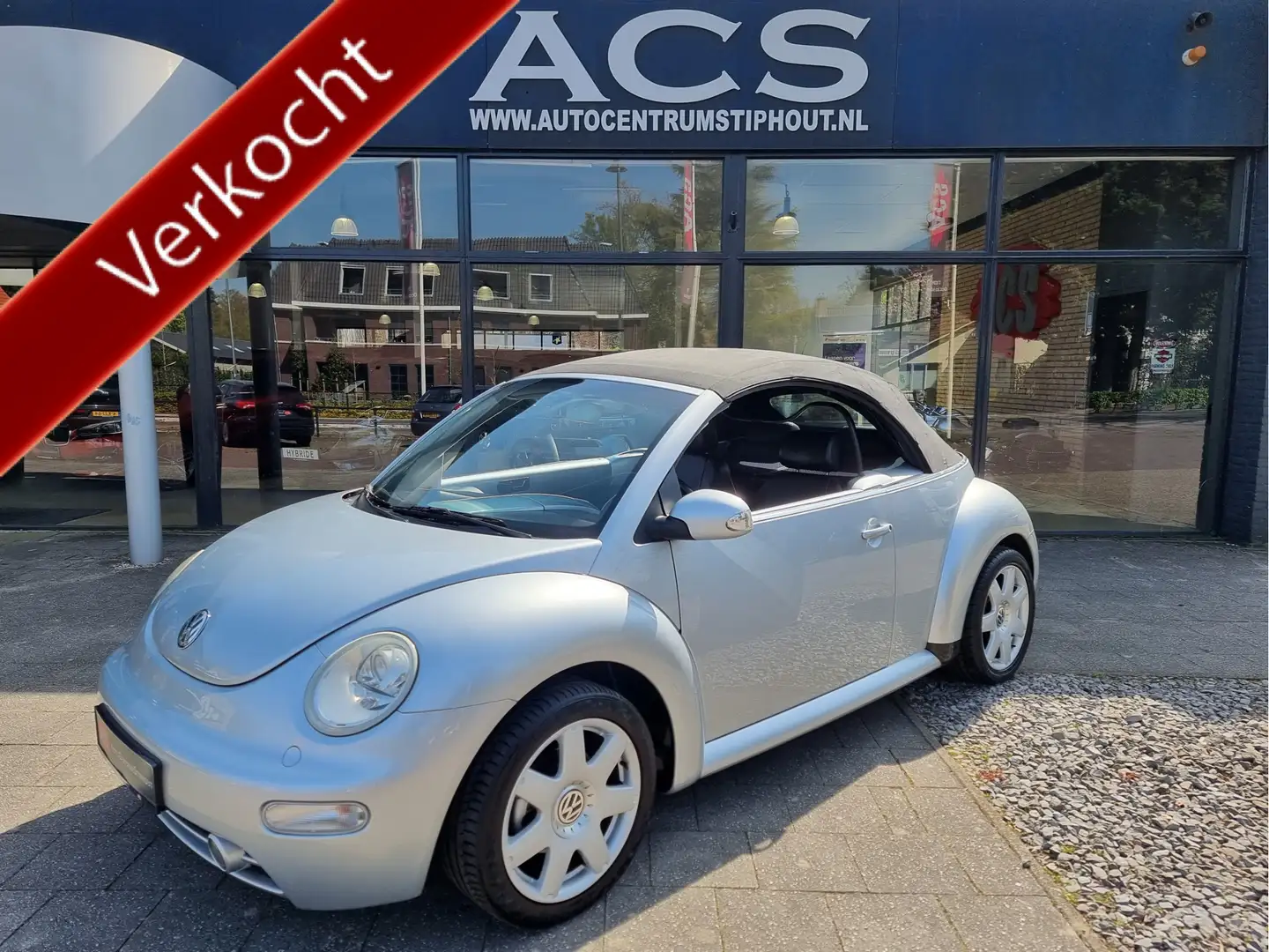 Volkswagen New Beetle Cabriolet 1.8-5V Turbo Highline 150 PK | Top onder Gri - 1