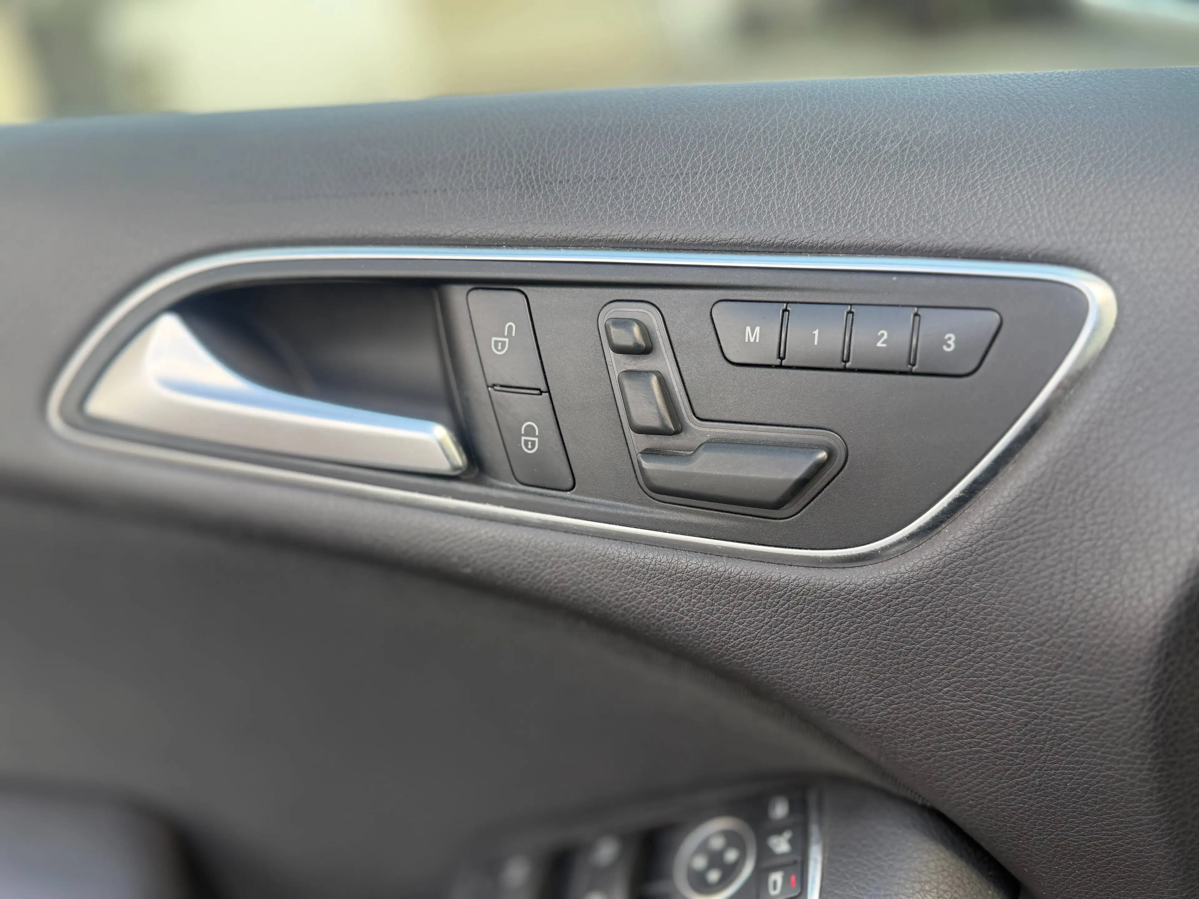 Mercedes-Benz B 200 CDI 1-Hand — photo 14