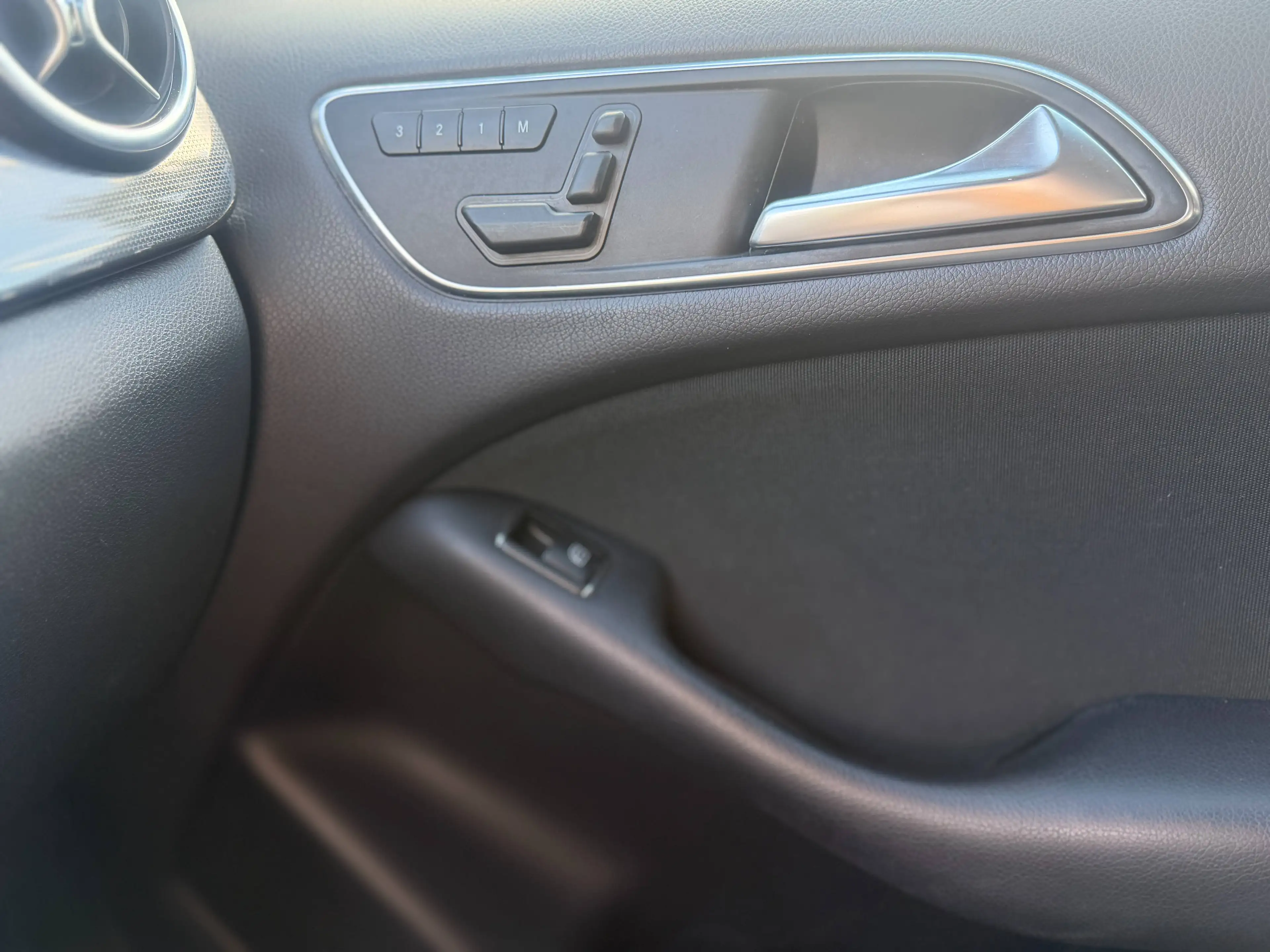 Mercedes-Benz B 200 CDI 1-Hand — photo 15