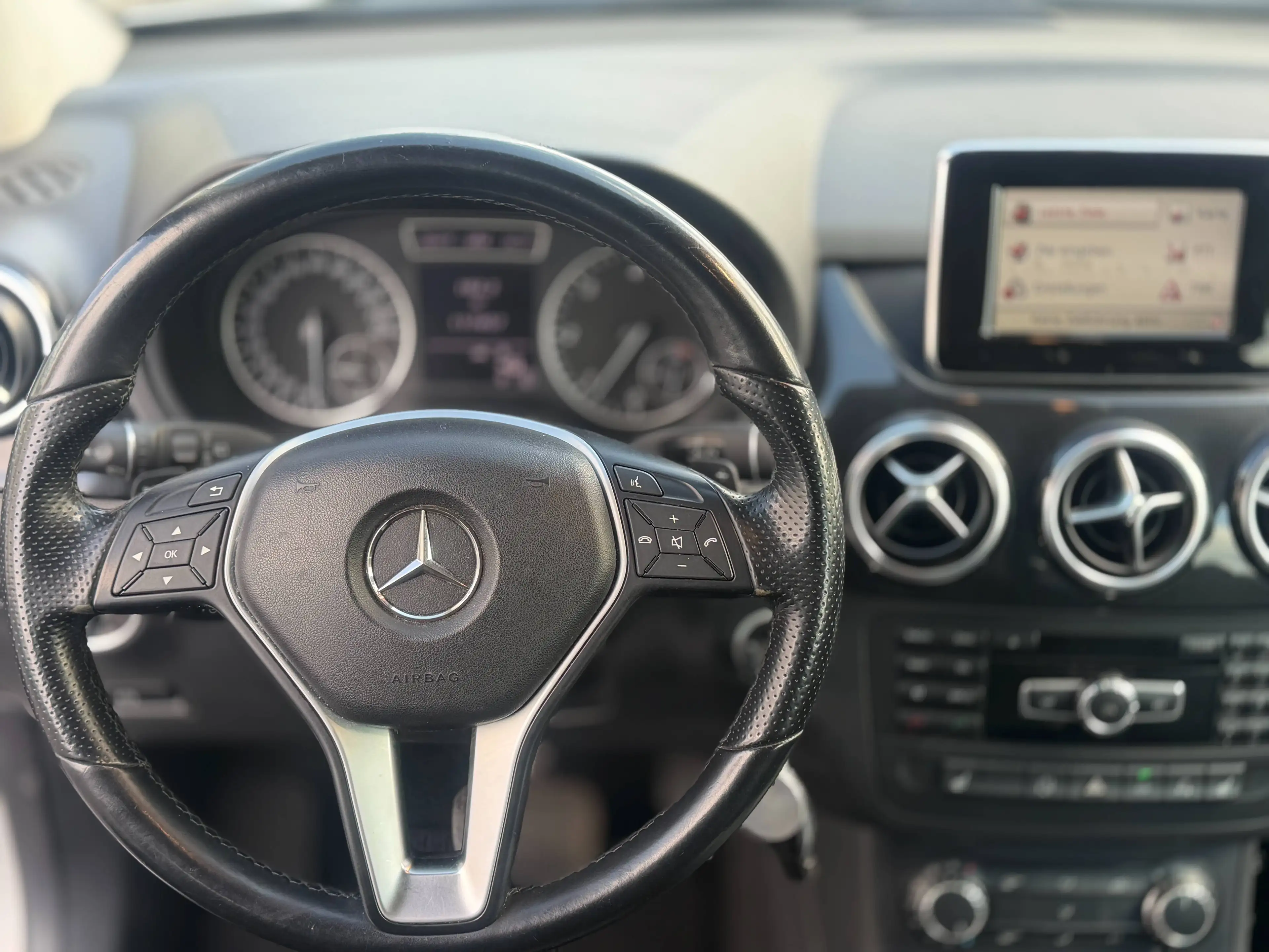 Mercedes-Benz B 200 CDI 1-Hand — photo 10