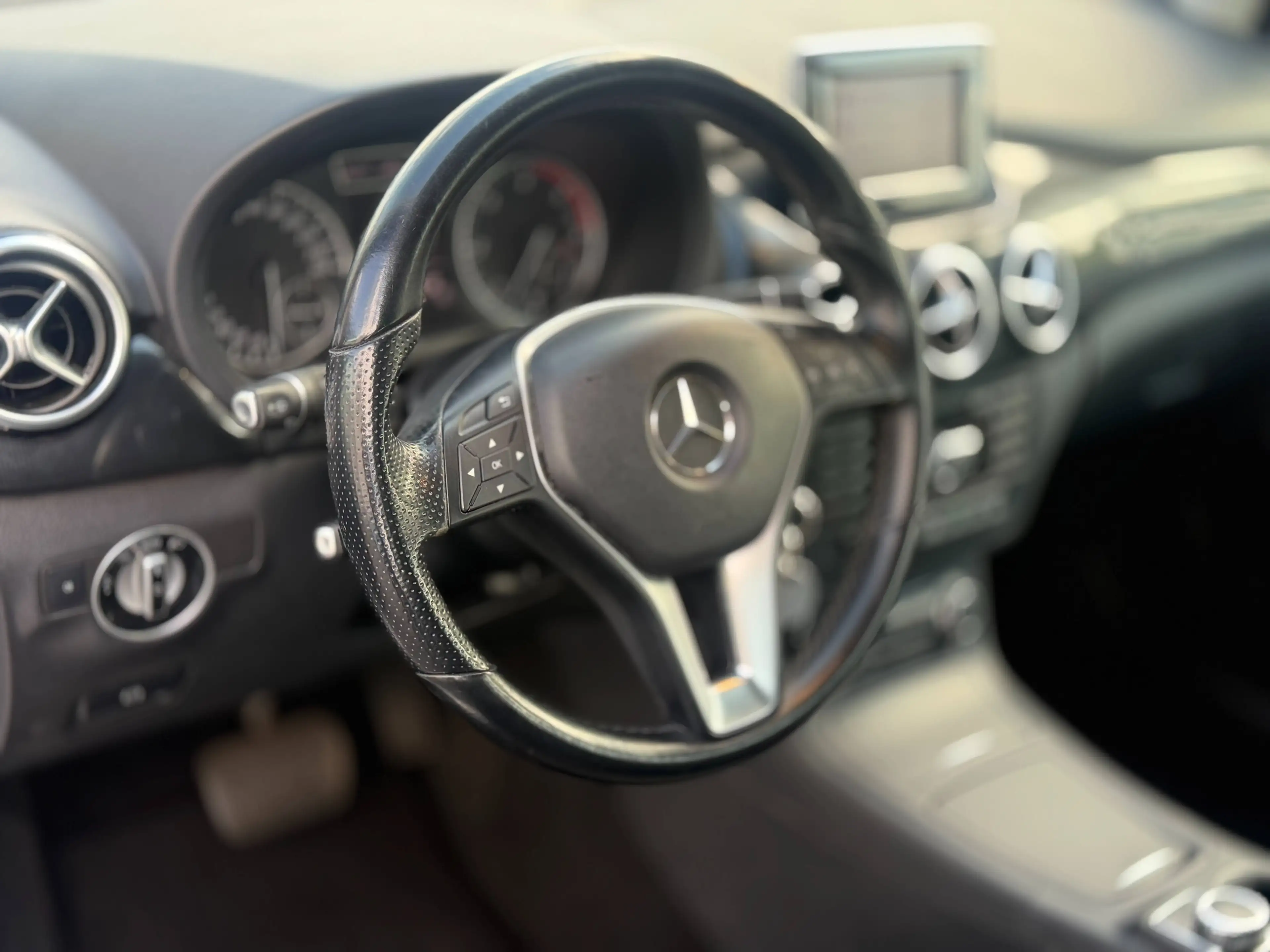 Mercedes-Benz B 200 CDI 1-Hand — photo 9