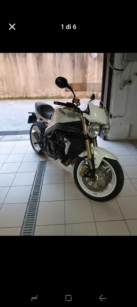 Triumph Speed Triple 1050 Weiß - 1
