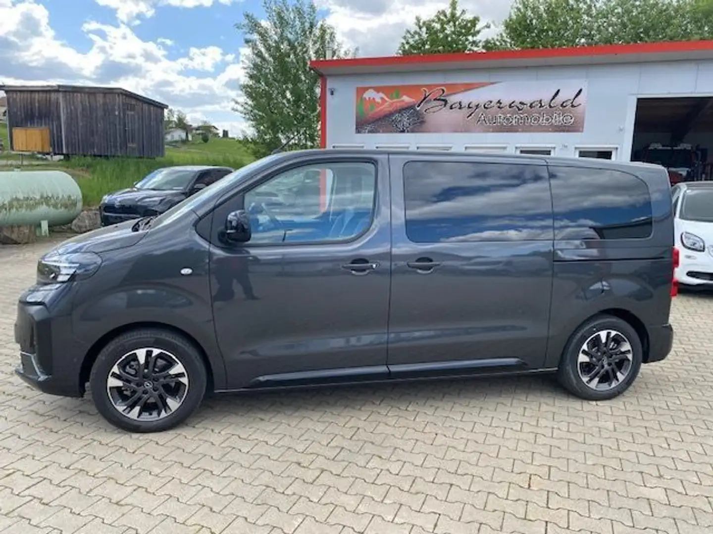 Opel Zafira Life Tourer M GS 7-Sitze Leder Panorama Grau - 2