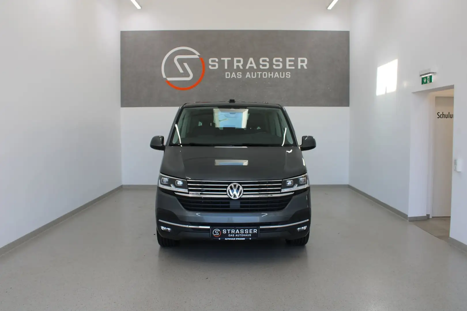 Volkswagen T6.1 Multivan VW T6.1 Multivan Highline TDI 4MOTION Grau - 2