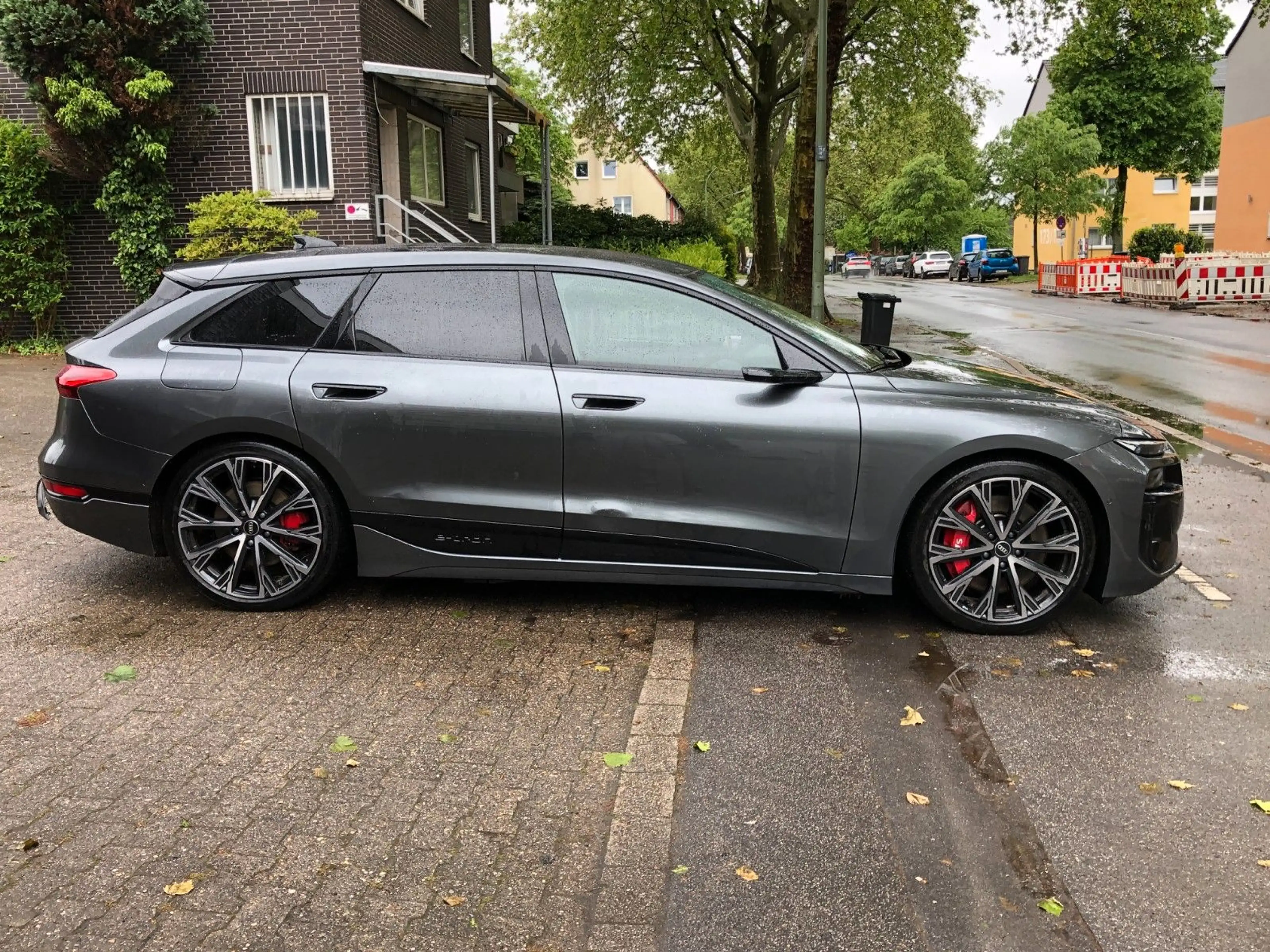 Audi S6 e-tron S6 Avant edition one grey *PANO*ADVANCED KEY*360 — photo 7