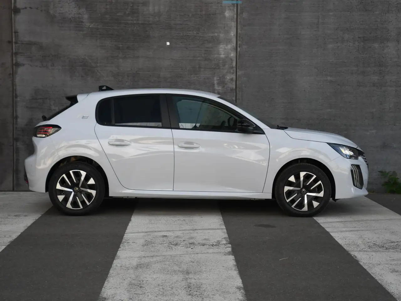 Peugeot e-208 2026