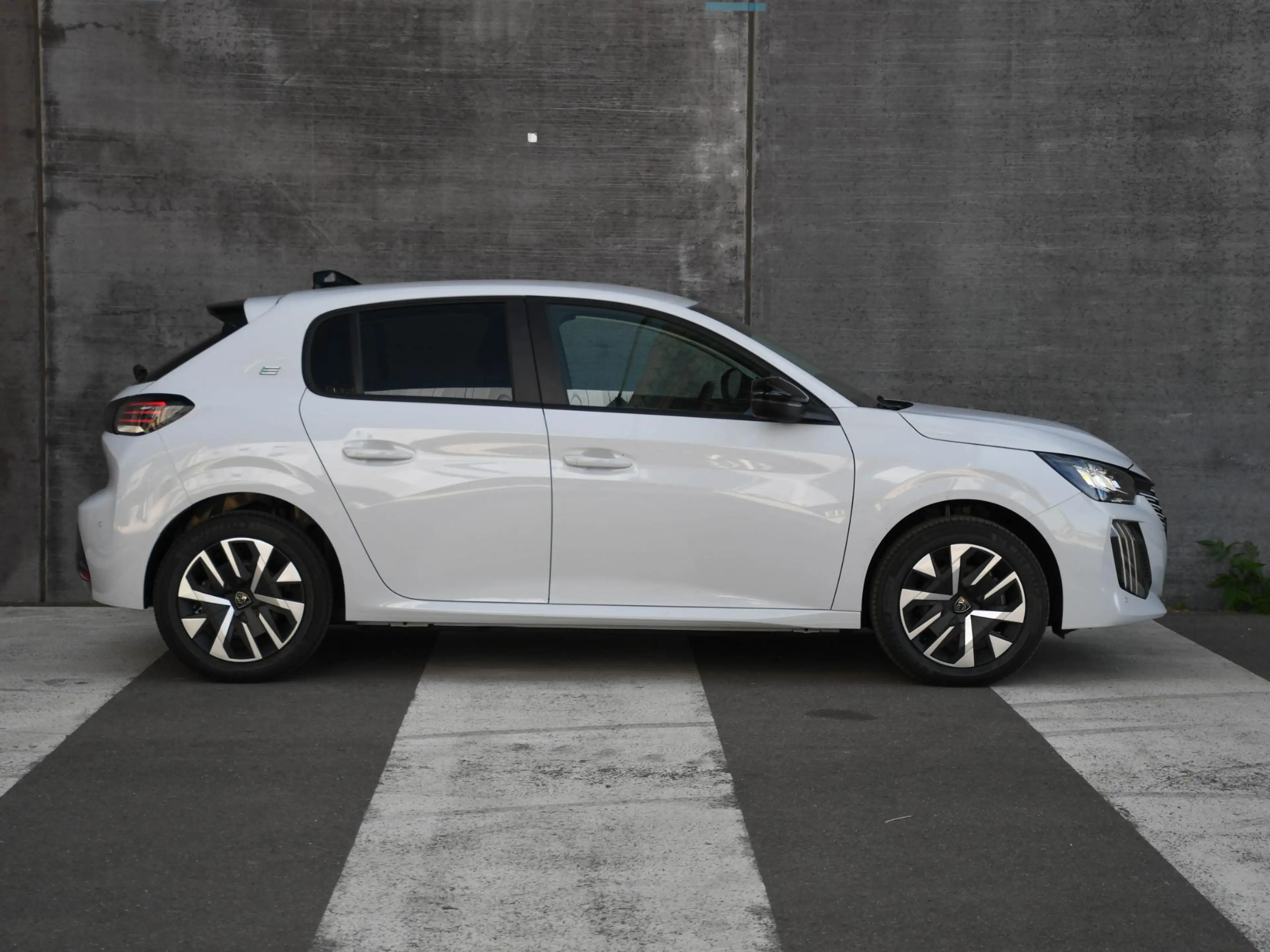 Peugeot e-208 Style 51kWh 156pk Automaat CAMERA | CRUISE | DAB | — photo 4