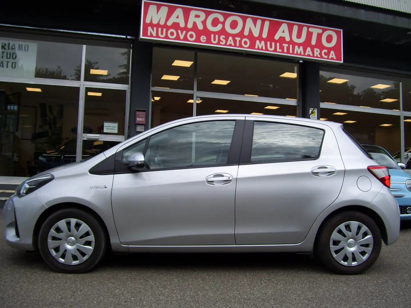 Toyota Yaris III 2017 5p 1.5h Active my18 Argent - 2