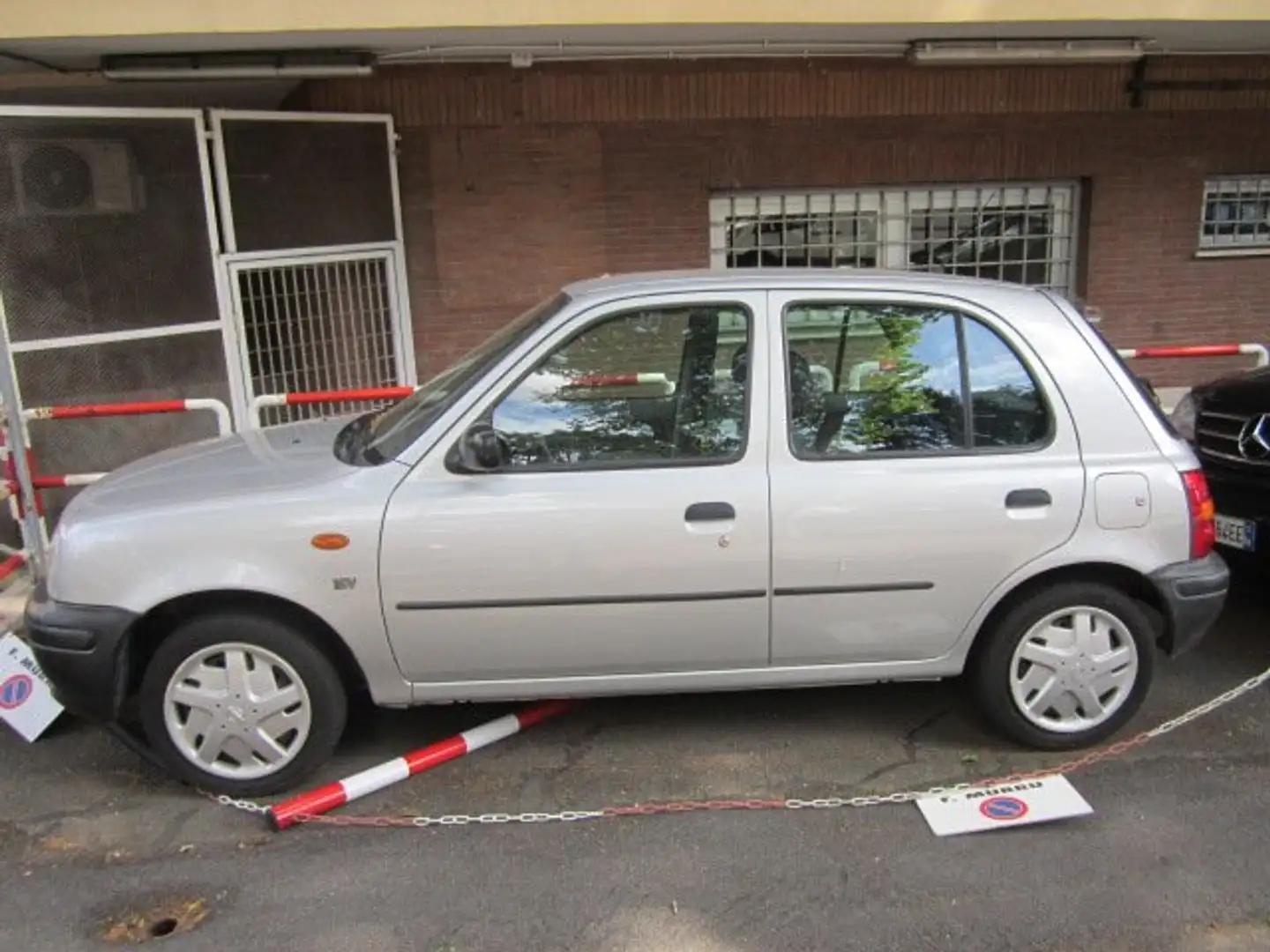 Nissan Micra 1000 5 porte GPL Argento - 2