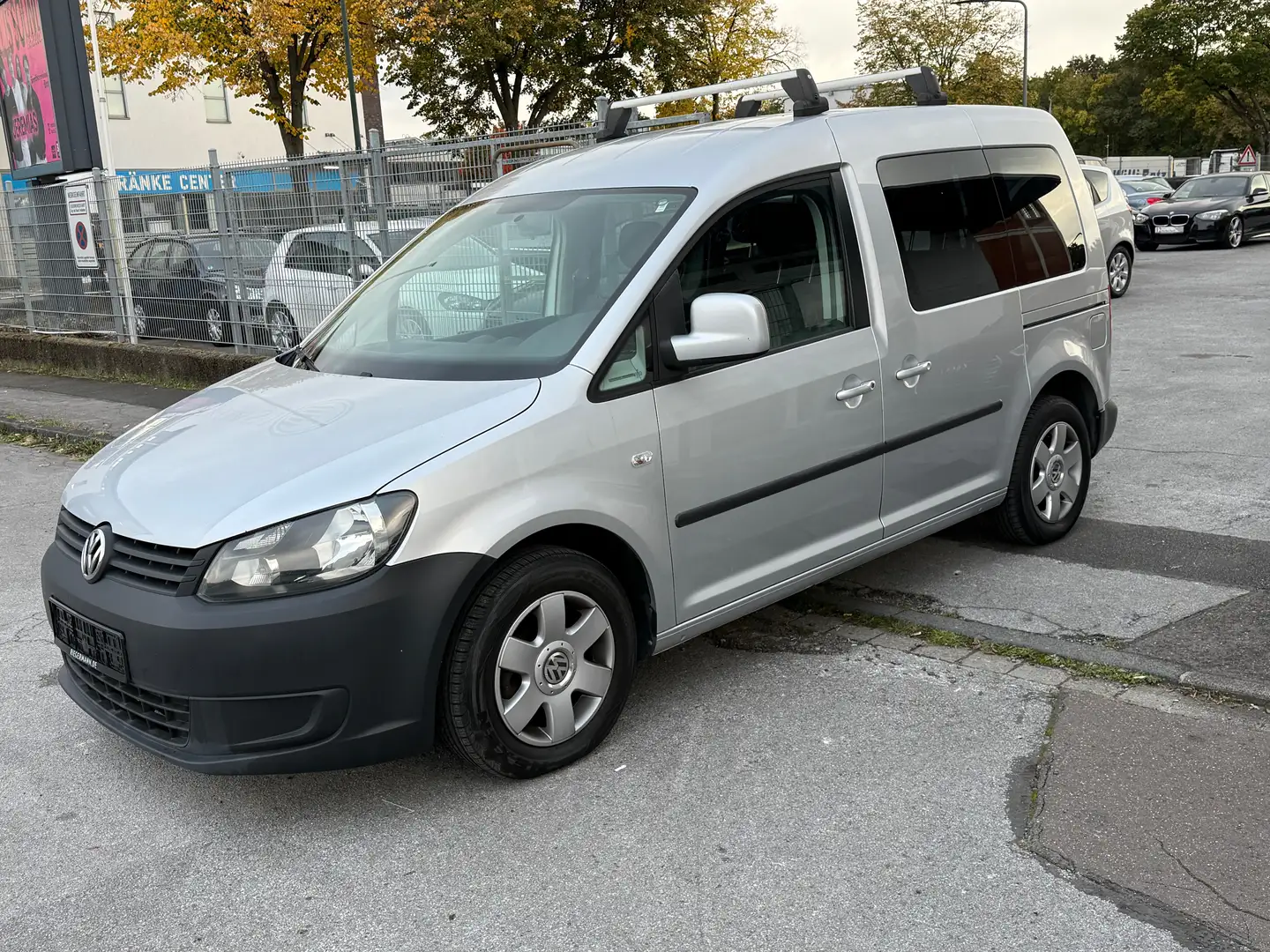 Volkswagen Caddy Trendline 5-Sitzer Klimaanlage Grau - 2