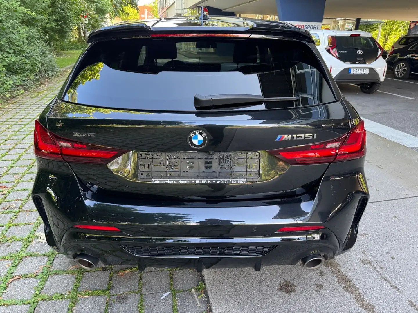 BMW 135 1 Lim. M135 i xDrive,LED,HeadUpPanoramaParkassis Чёрный - 2