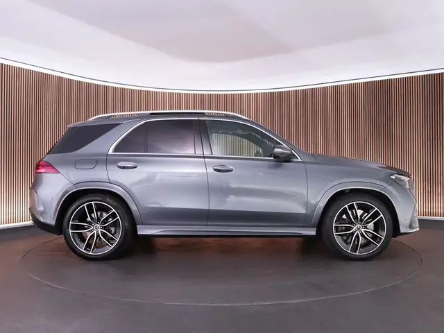Mercedes-Benz Gle view 13