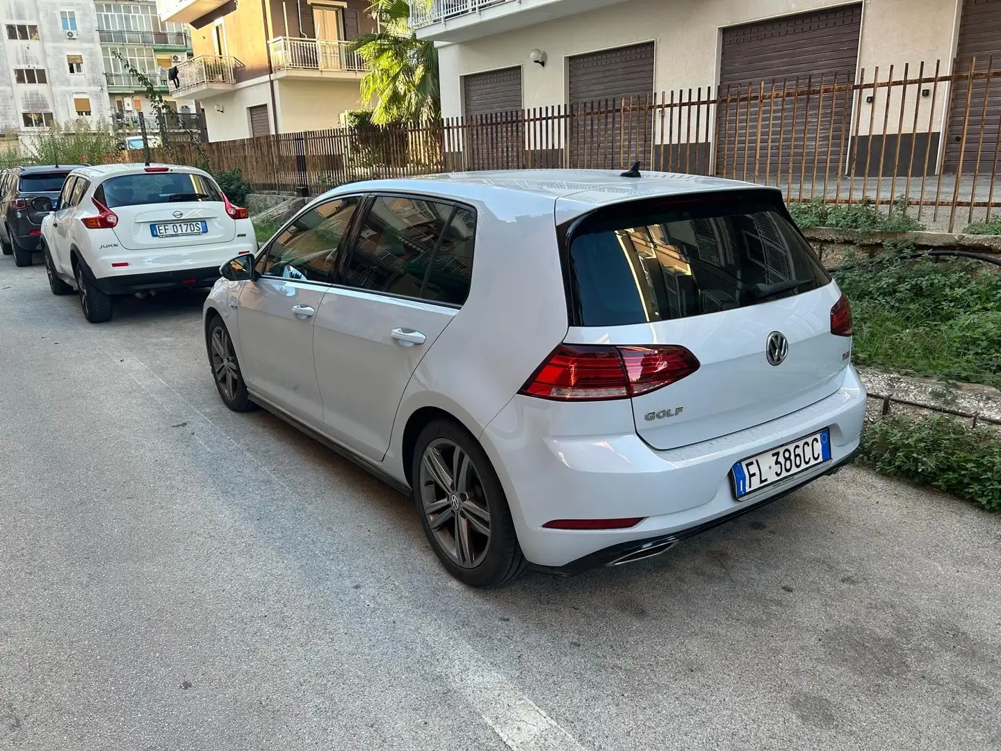 Volkswagen Golf 5p 1.6 Highline Plus 102cv auto - 1