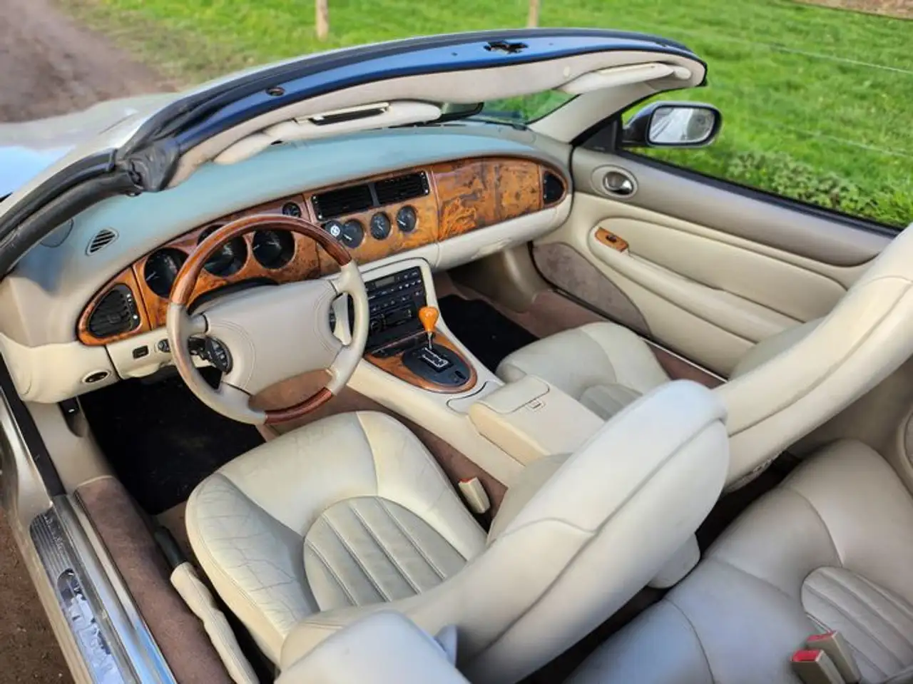 Jaguar XK8 Cabriolet, foto 12
