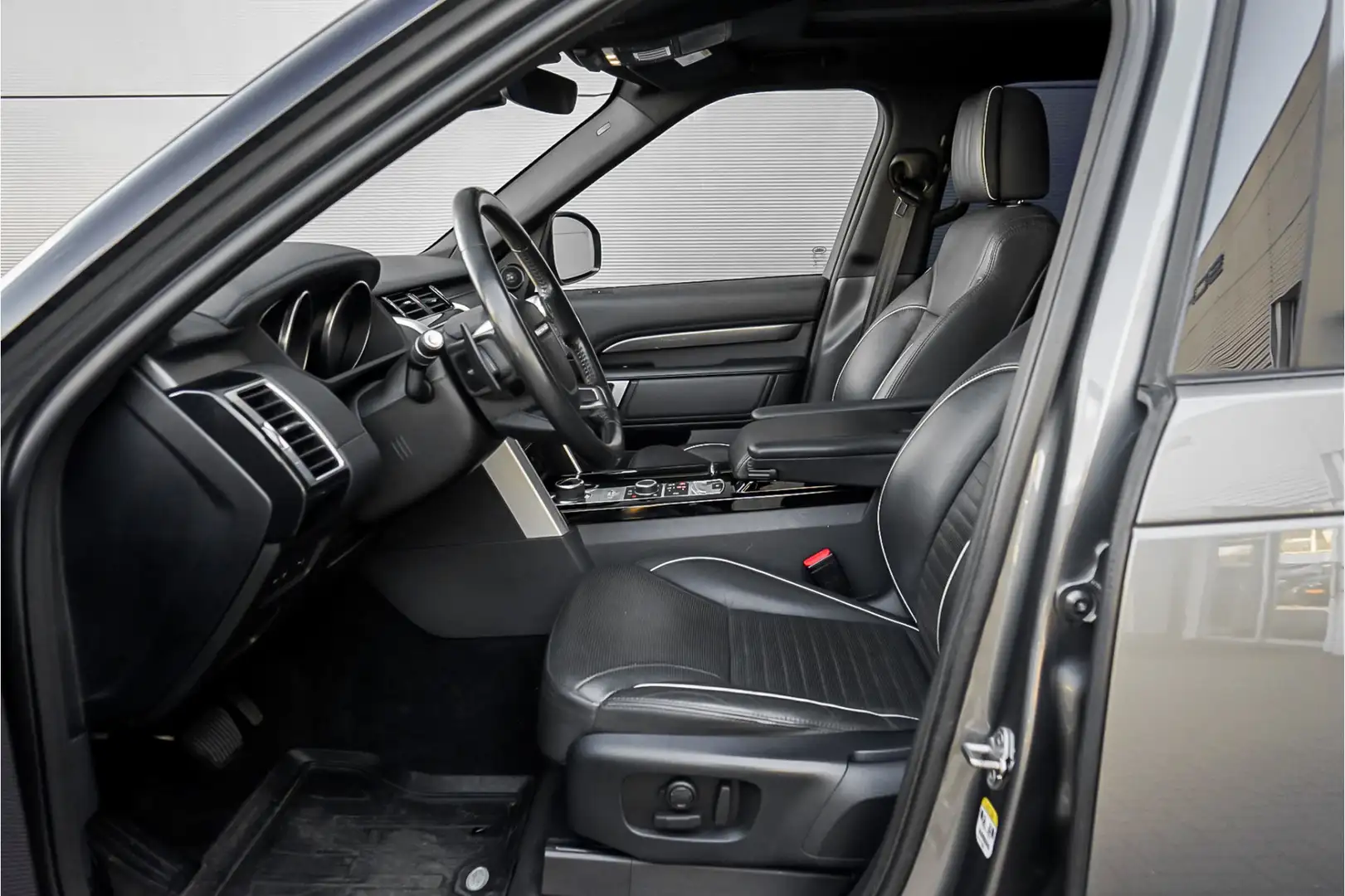 Land Rover Discovery 3.0 Td6 Commercial First Ed Pano Luchtvering 22" M Grijs - 2