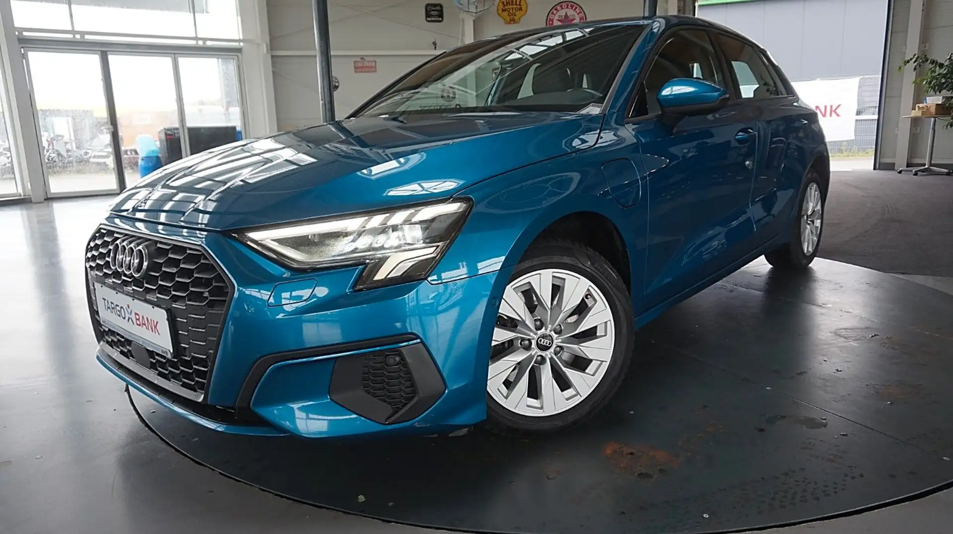 Audi A3 Sportback 40 TFSI e V/C*Leder*Alu*Tempo*PDC* Blau - 1