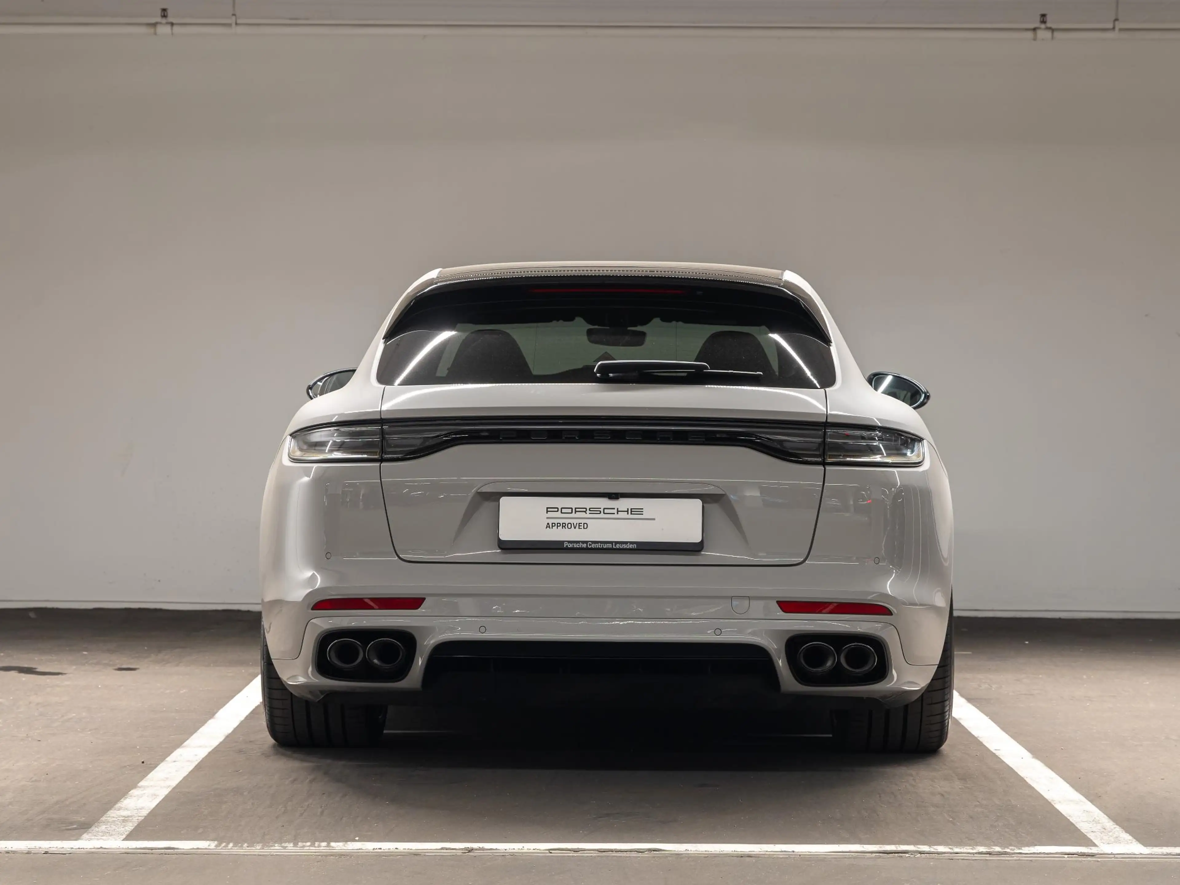Porsche Panamera Sport Turismo 4 E-Hybrid — photo 8