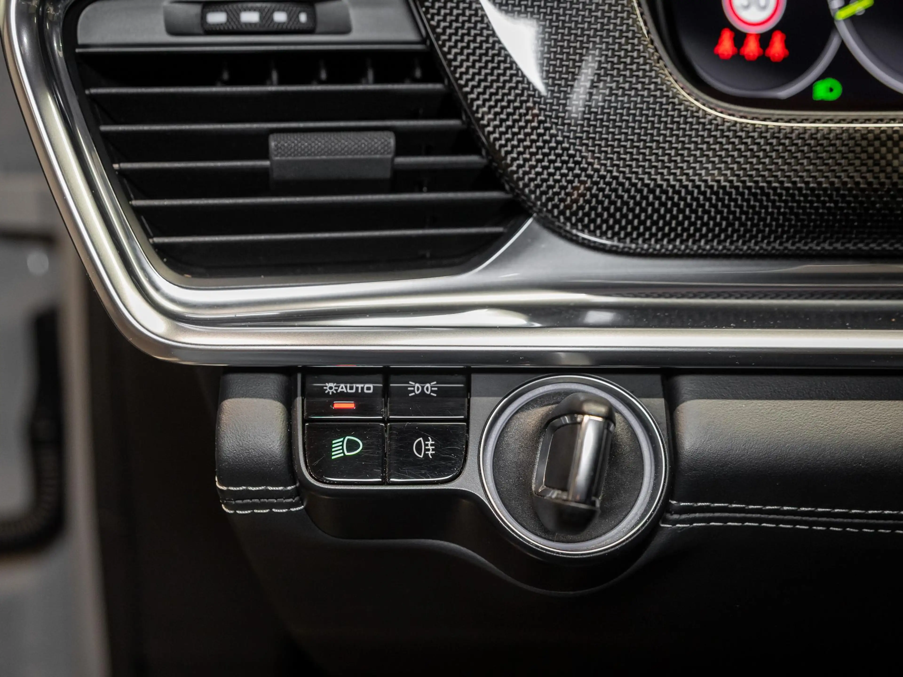 Porsche Panamera Sport Turismo 4 E-Hybrid — photo 12