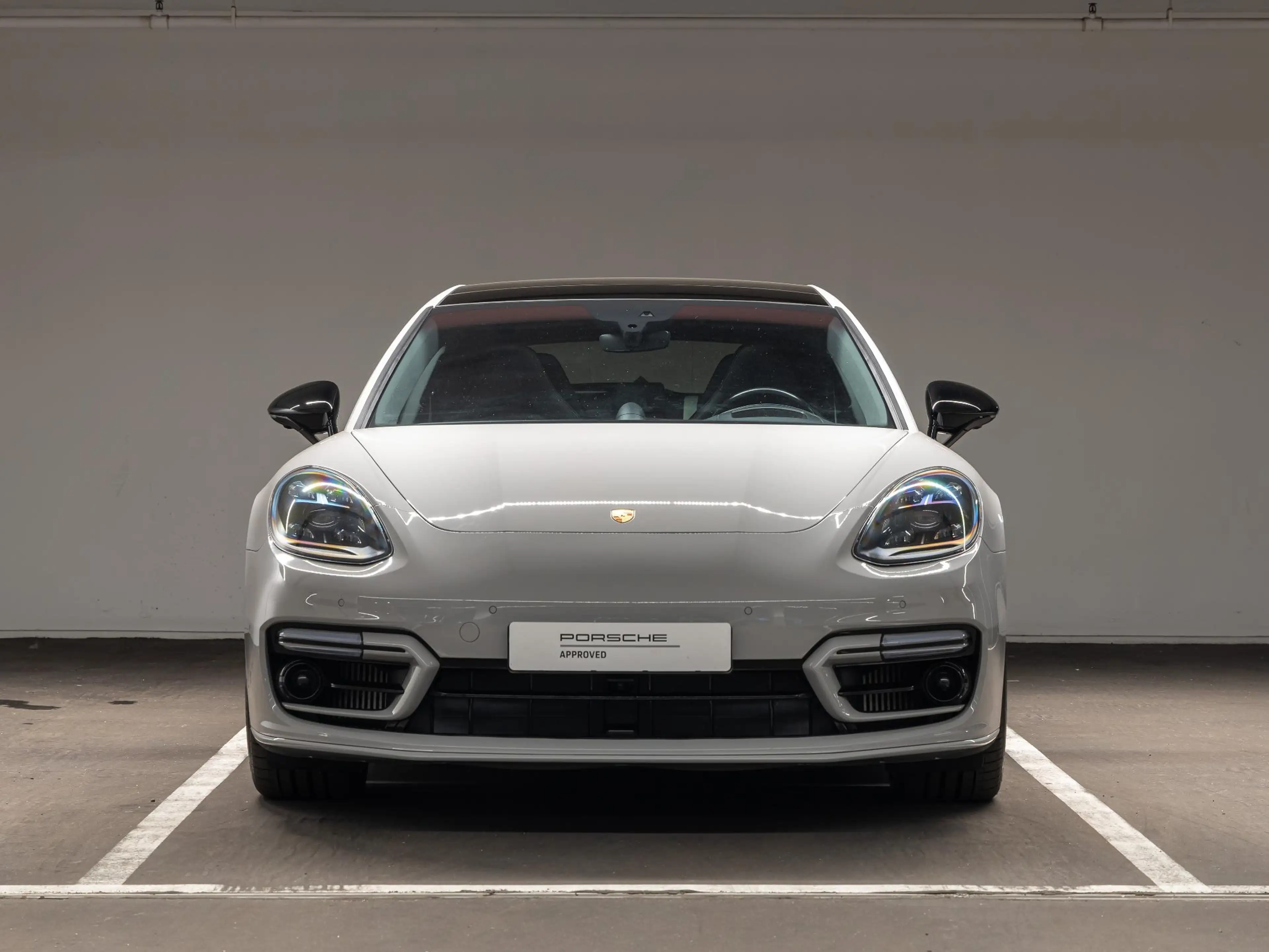 Porsche Panamera Sport Turismo 4 E-Hybrid — photo 4