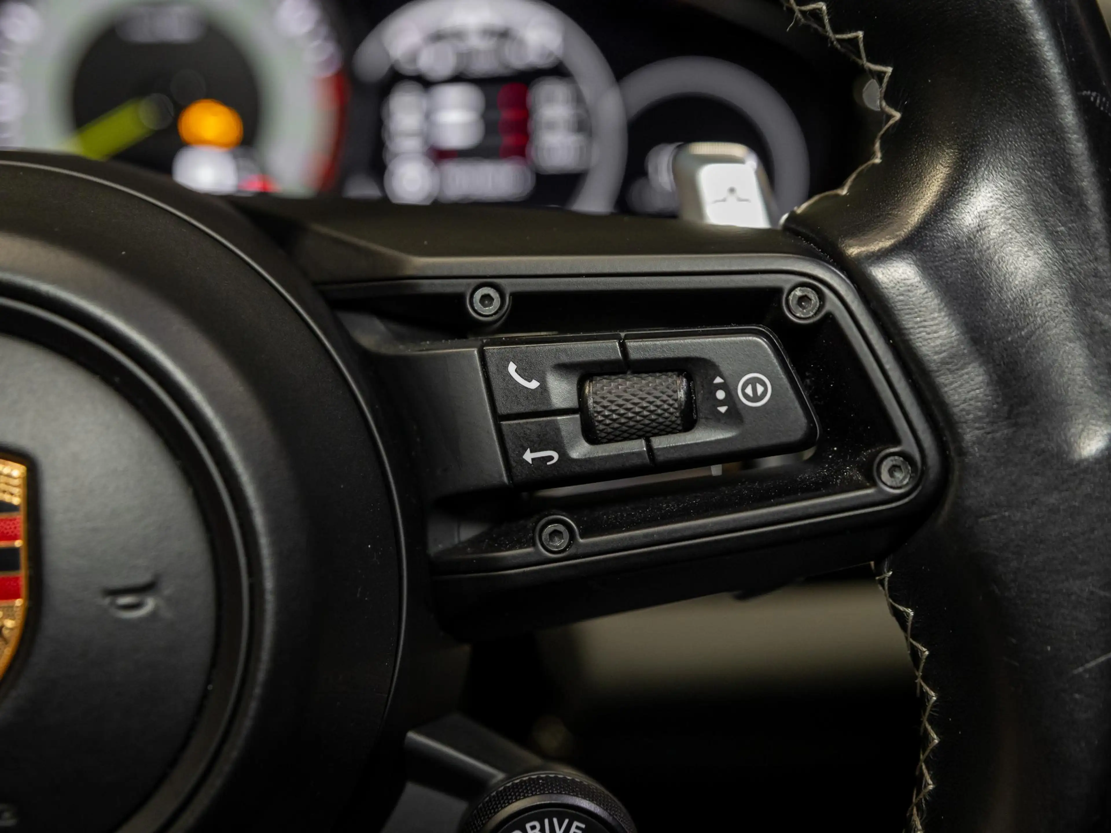 Porsche Panamera Sport Turismo 4 E-Hybrid — photo 14