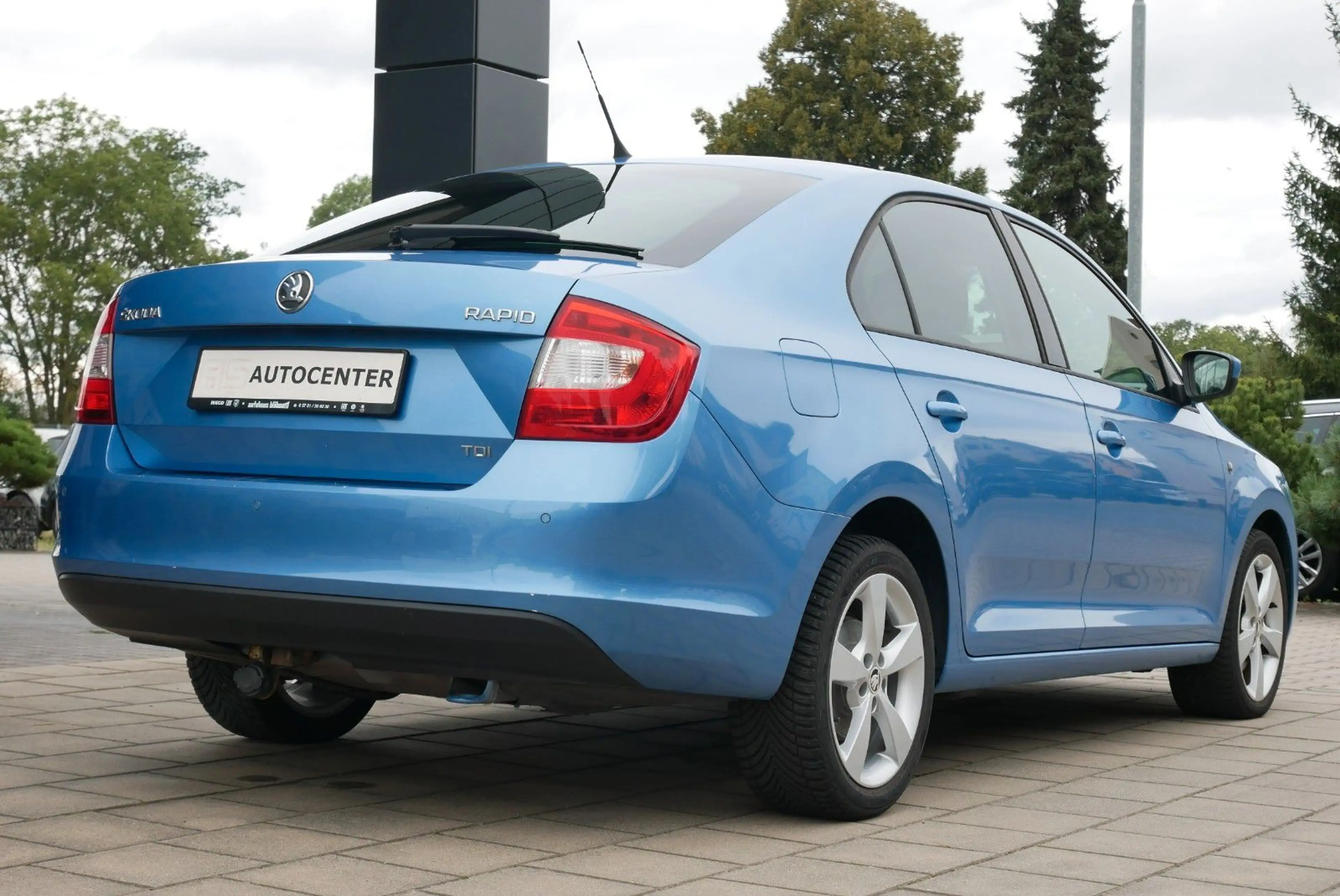 Skoda Rapid/Spaceback Limousine 1.6 TDI Elegance AHK PDC 16"Alu — photo 3