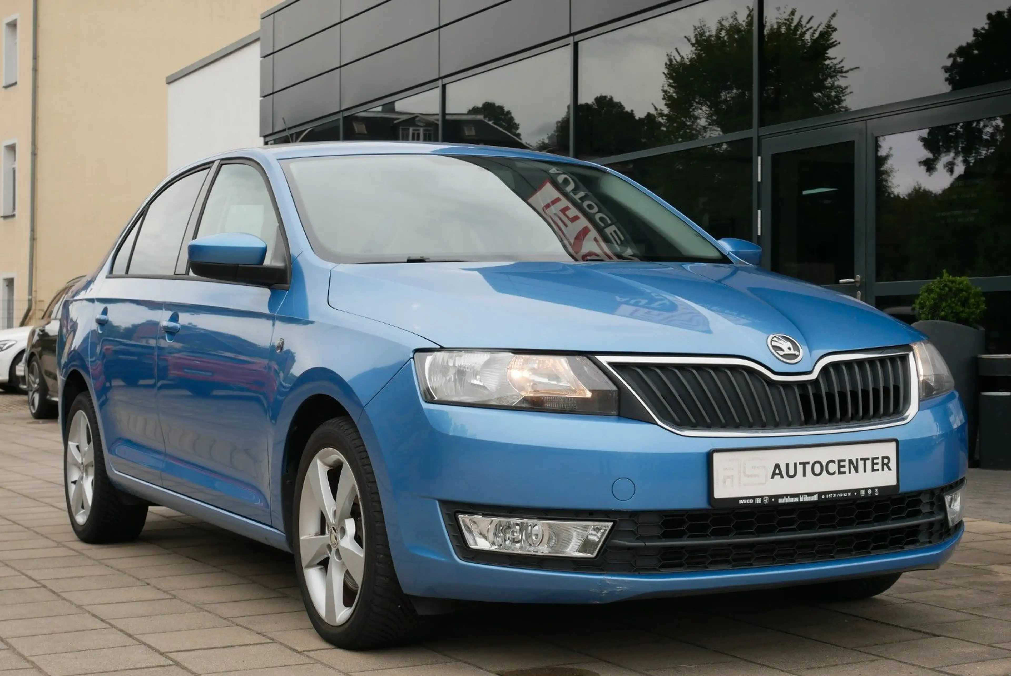 Skoda Rapid/Spaceback Limousine 1.6 TDI Elegance AHK PDC 16"Alu — photo 2