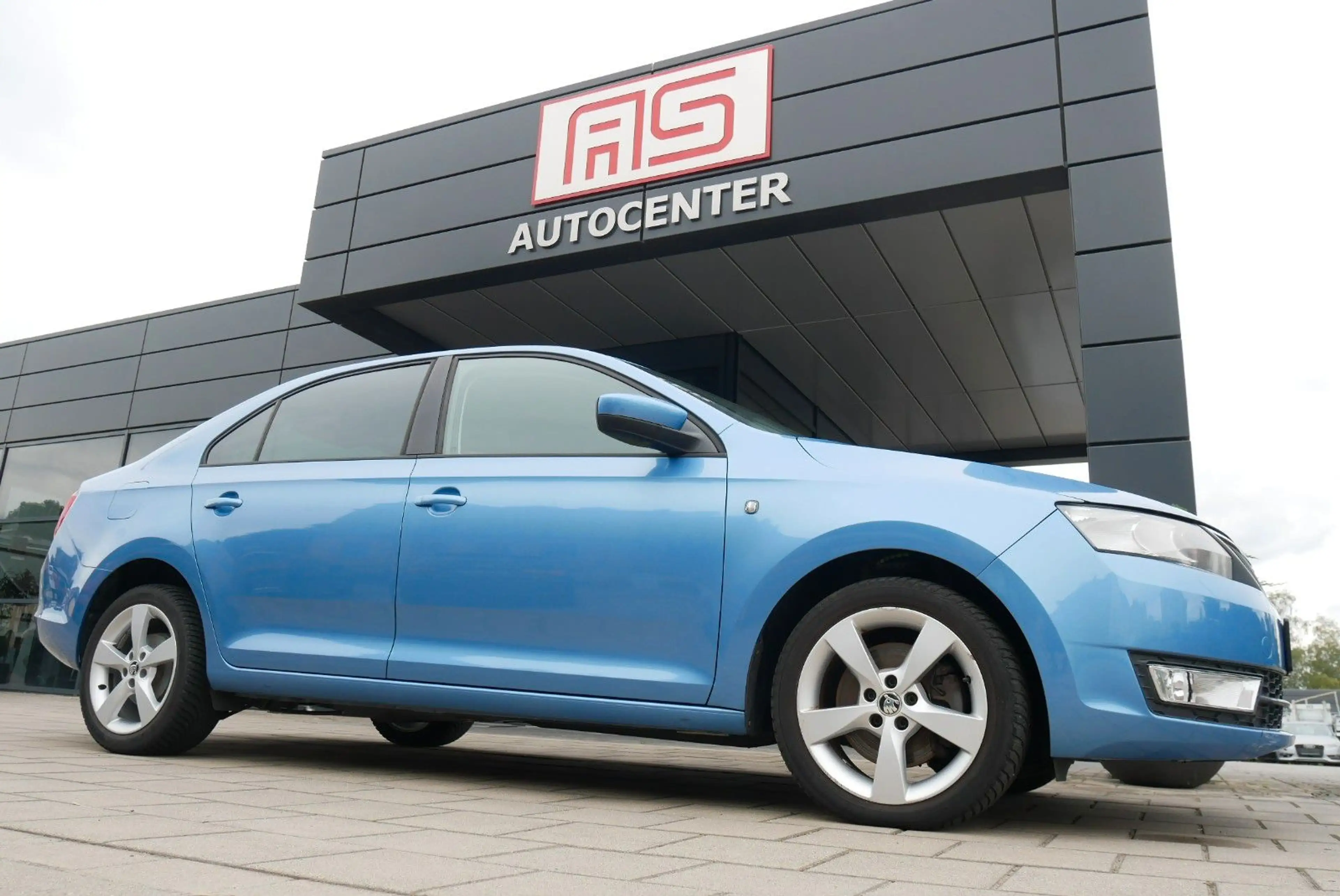 Skoda Rapid/Spaceback Limousine 1.6 TDI Elegance AHK PDC 16"Alu