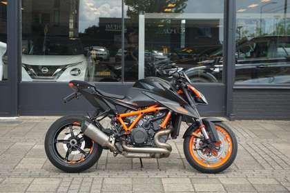 KTM 1290 Super Duke R SuperDuke ABS | Tech & Track Pack