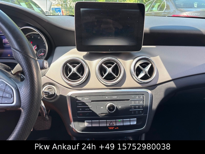 Mercedes-Benz CLA 250 — photo 14