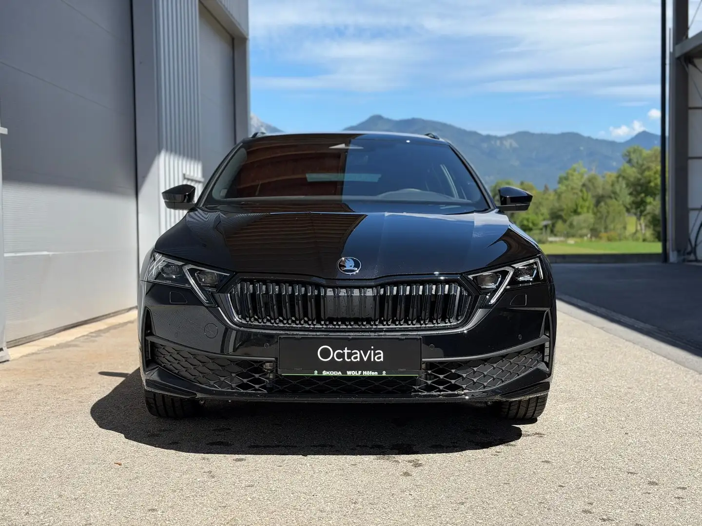 Skoda Octavia Sportline TSI mHEV DSG Schwarz - 2