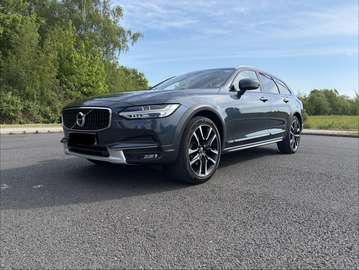 D4 AWD PRO |Voll|Pano|HUD|360°