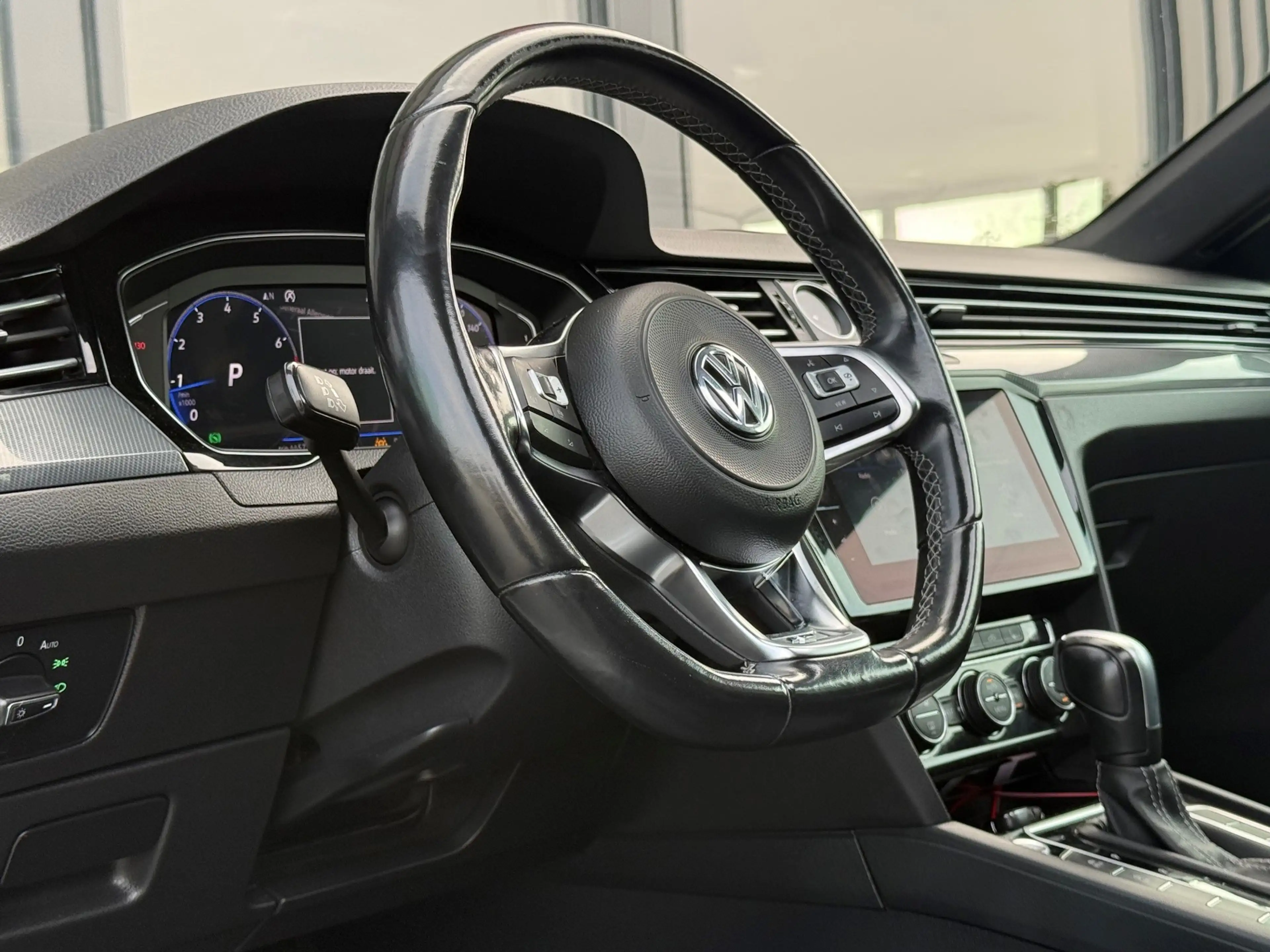 Volkswagen Arteon 2.0 TSI R Line Virtual Pano Keyless Camera — photo 16