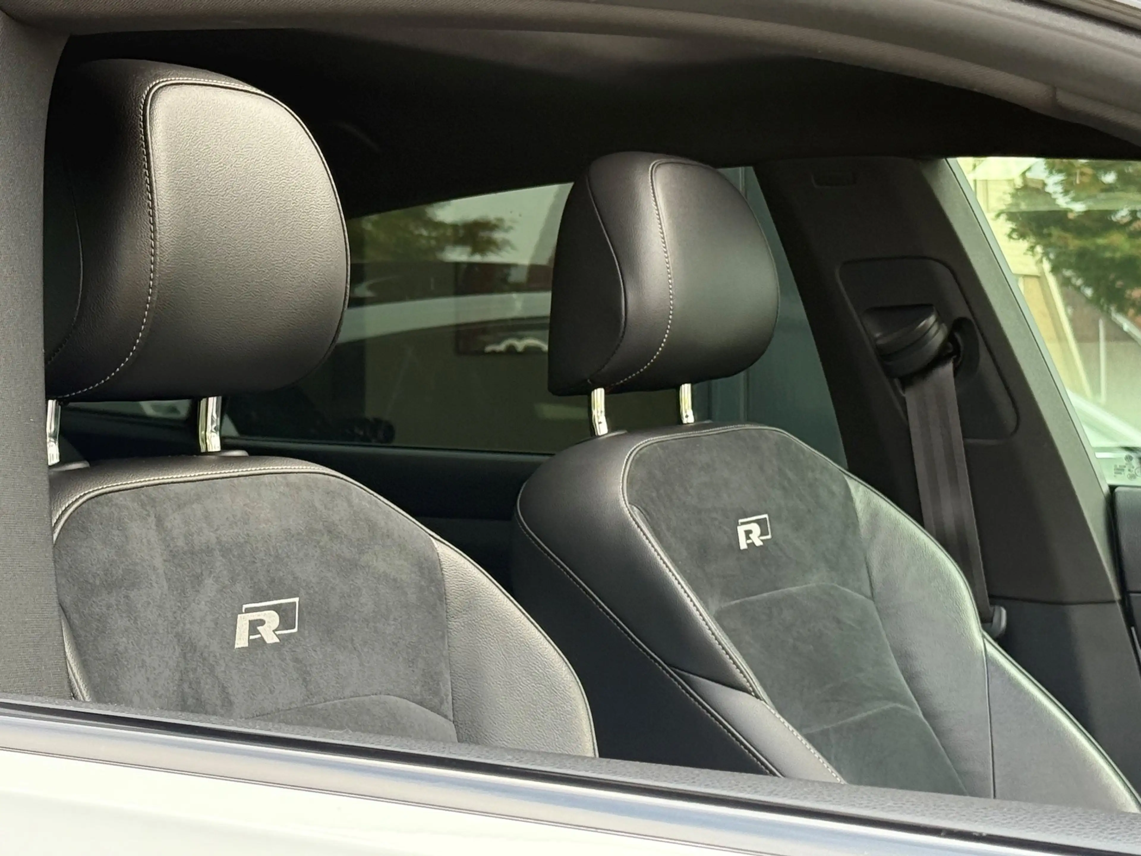 Volkswagen Arteon 2.0 TSI R Line Virtual Pano Keyless Camera — photo 8
