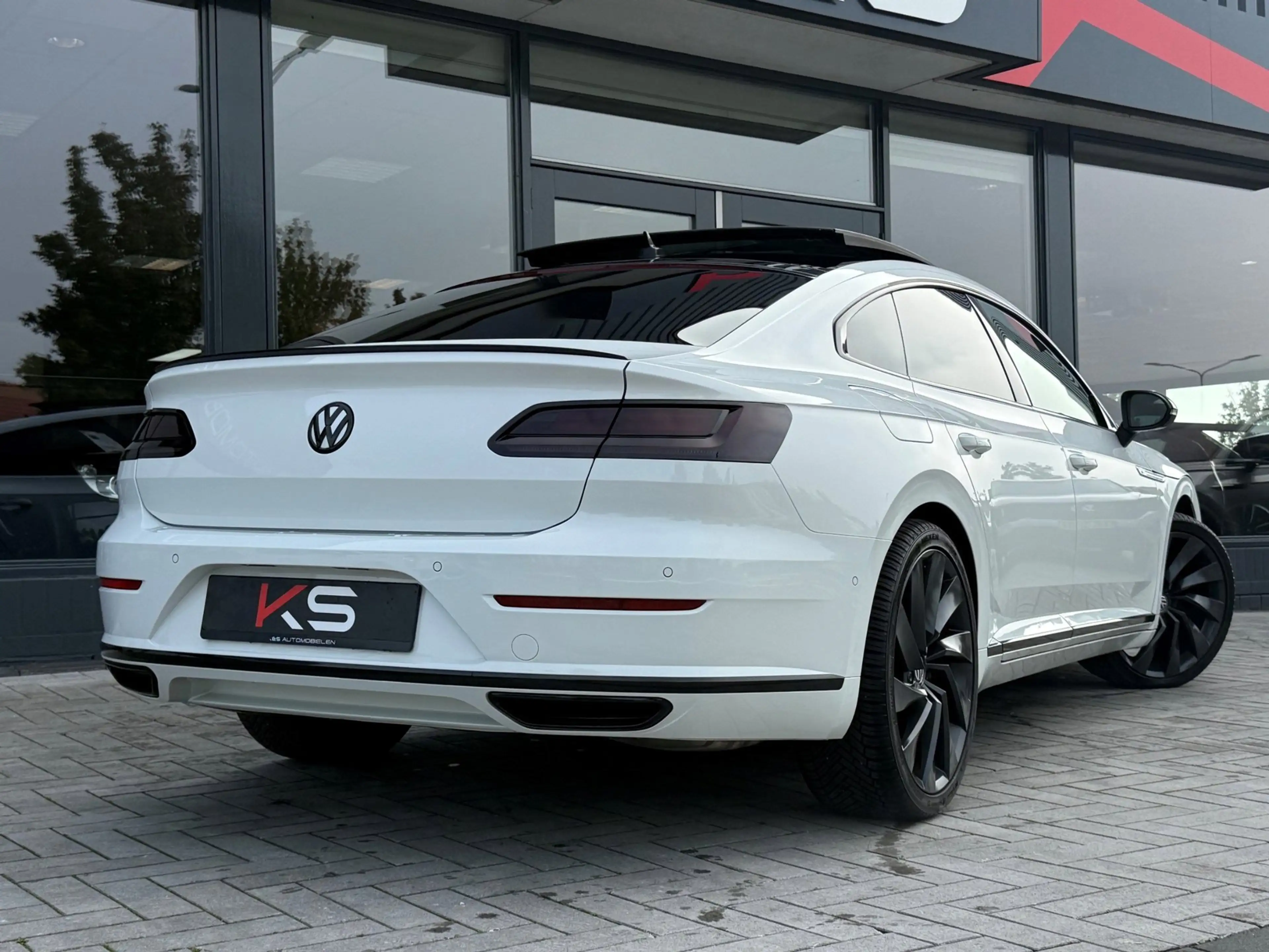 Volkswagen Arteon 2.0 TSI R Line Virtual Pano Keyless Camera — photo 12