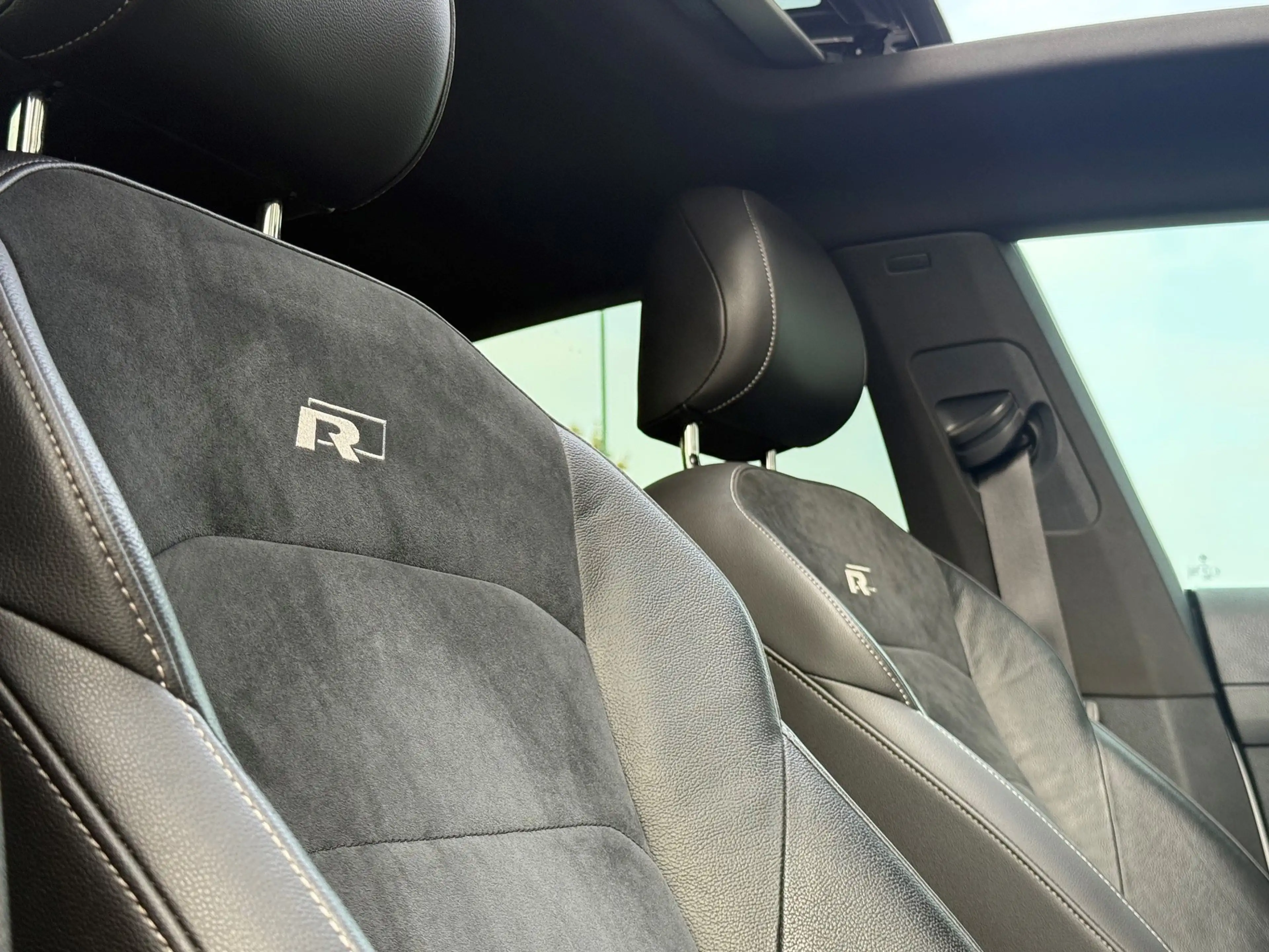 Volkswagen Arteon 2.0 TSI R Line Virtual Pano Keyless Camera — photo 19