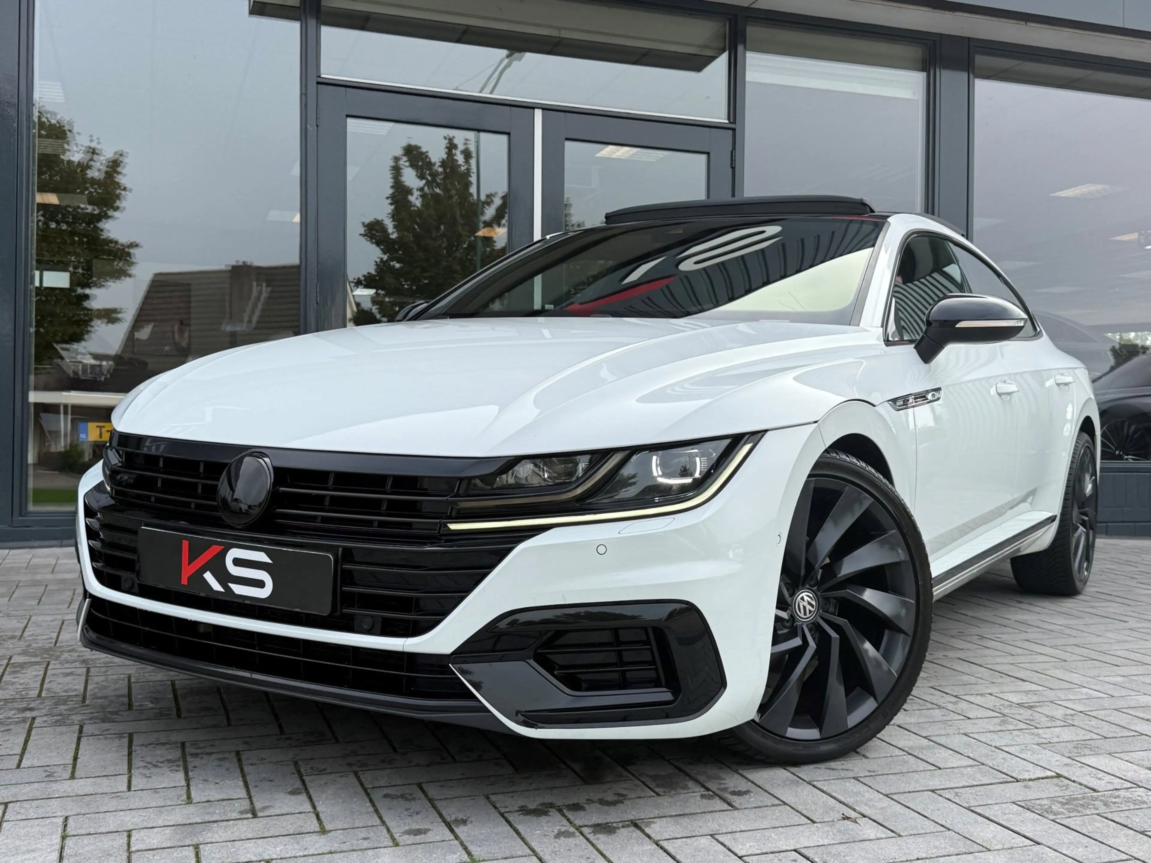 Volkswagen Arteon 2.0 TSI R Line Virtual Pano Keyless Camera — photo 2