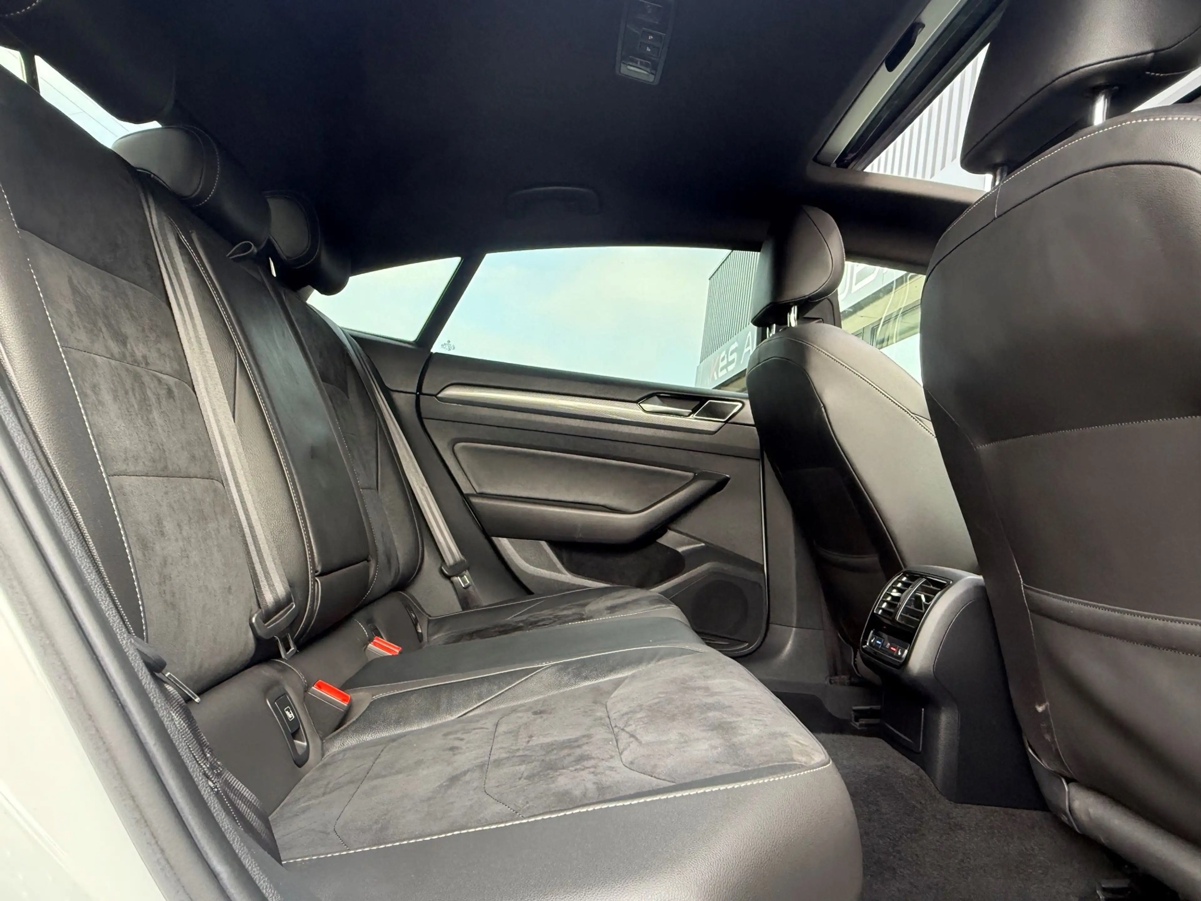 Volkswagen Arteon 2.0 TSI R Line Virtual Pano Keyless Camera — photo 20