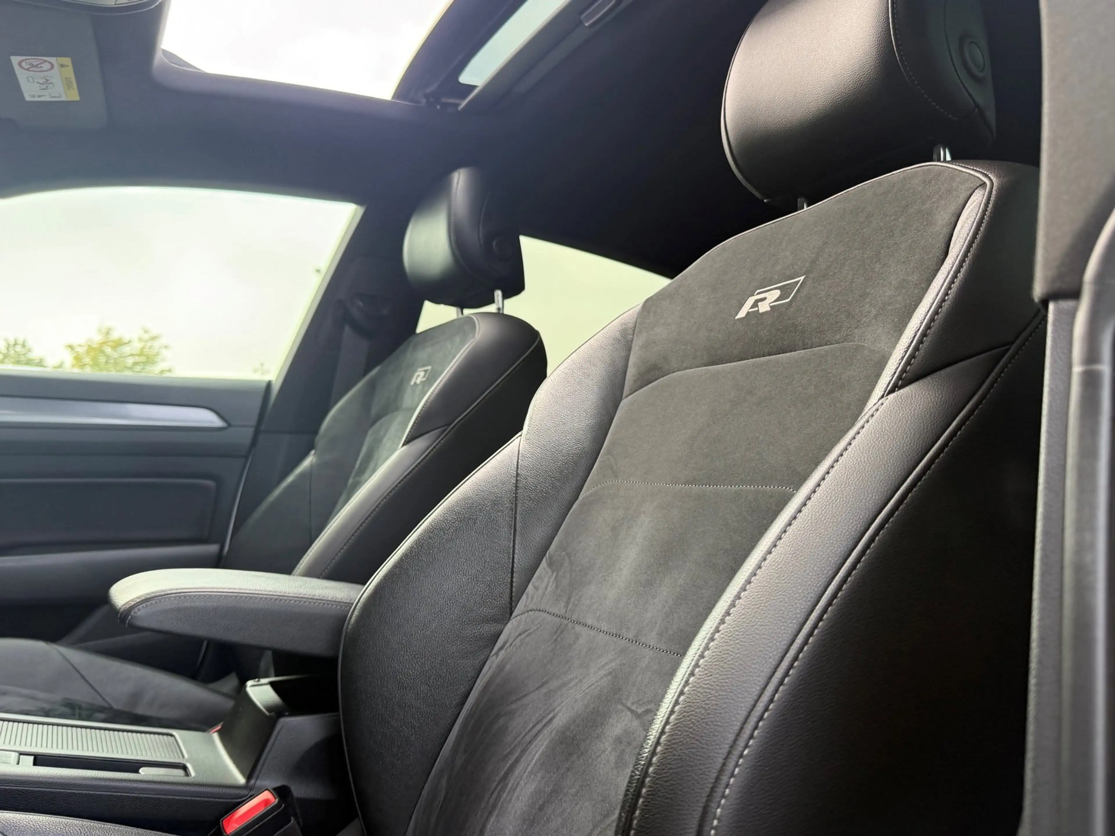 Volkswagen Arteon 2.0 TSI R Line Virtual Pano Keyless Camera — photo 4
