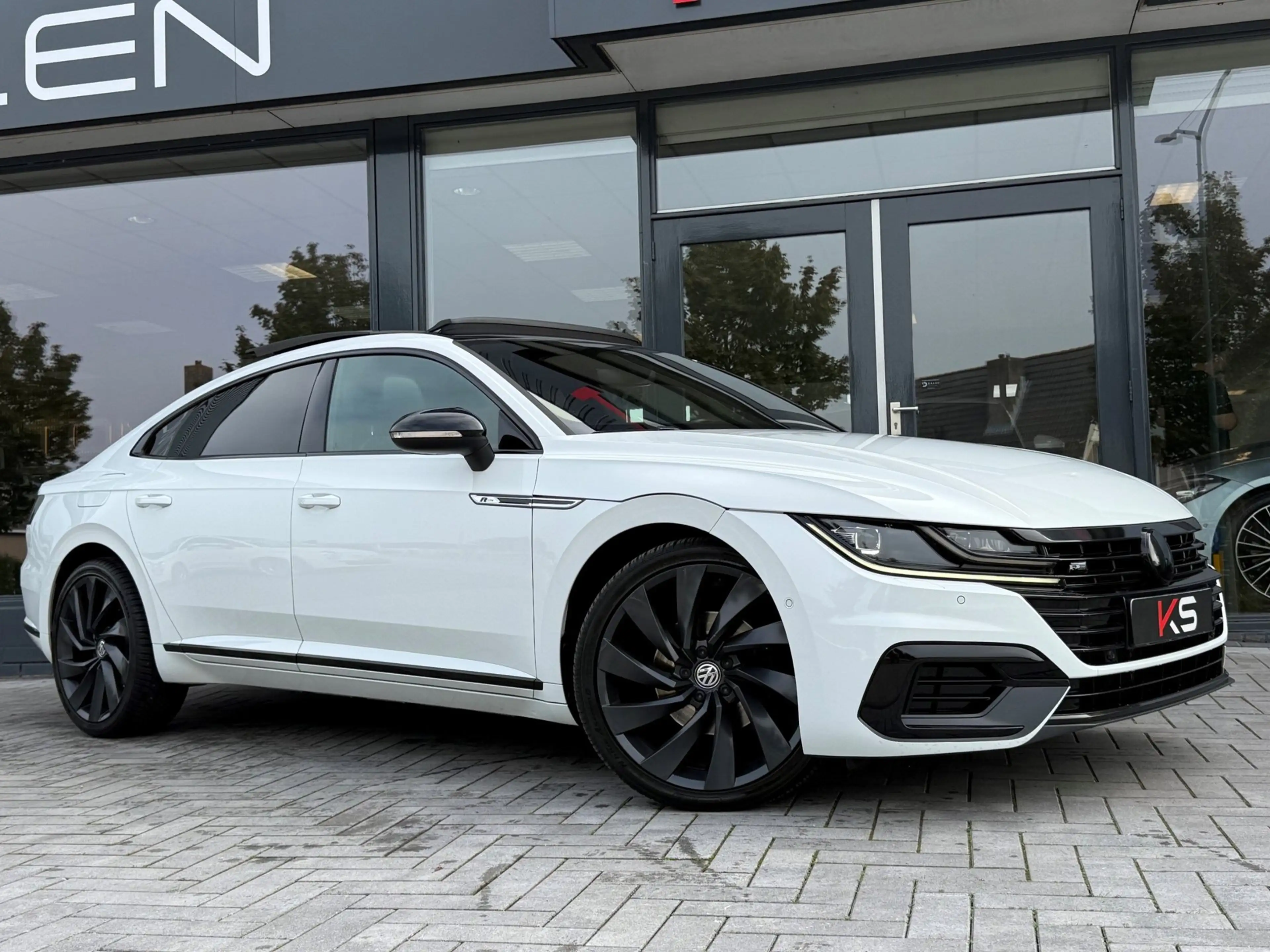 Volkswagen Arteon 2.0 TSI R Line Virtual Pano Keyless Camera — photo 6